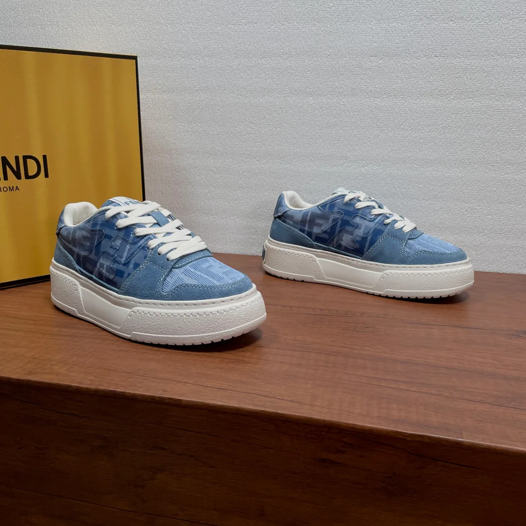 Кроссовки Женские Fendi 18626497