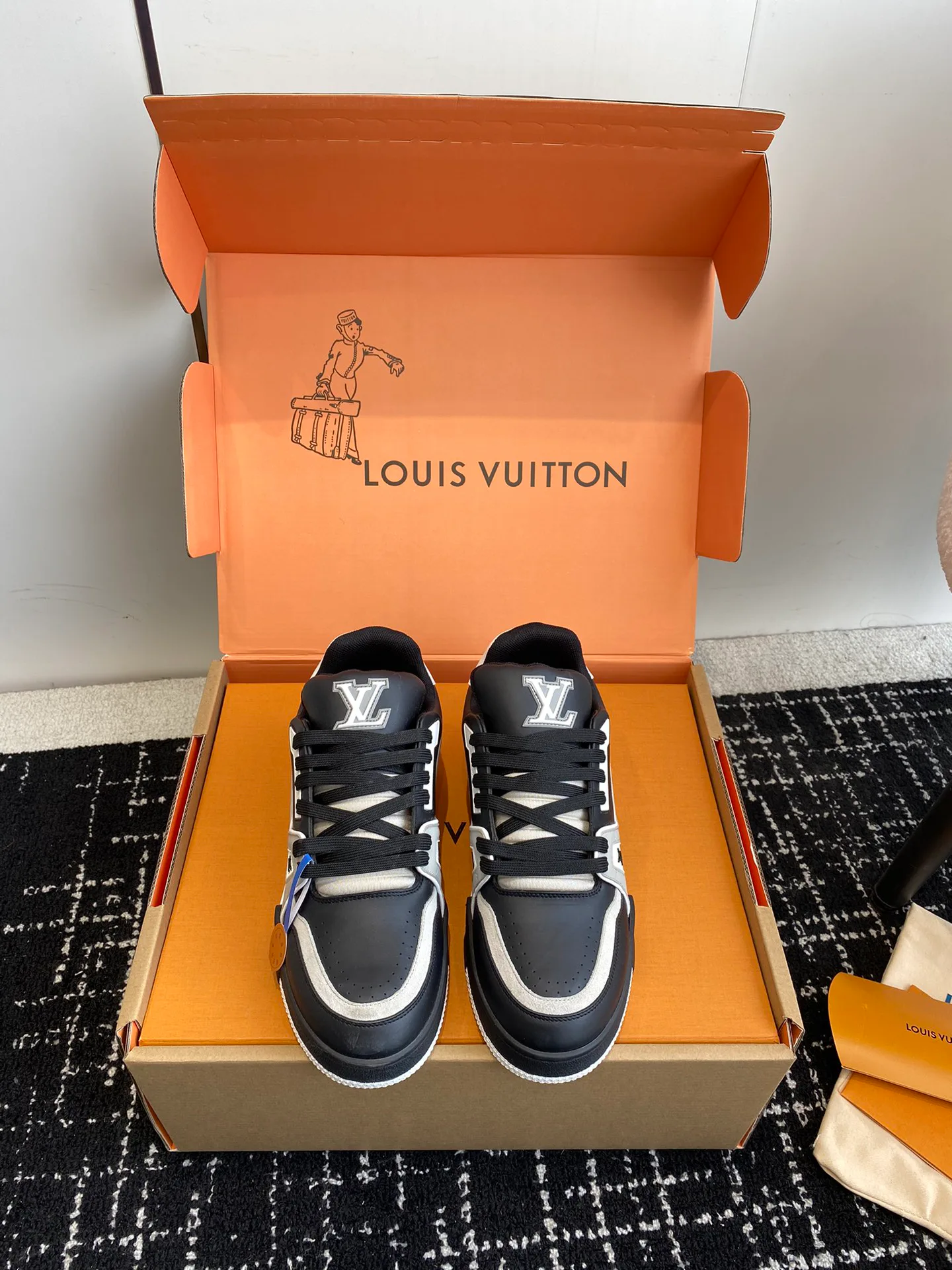 Кроссовки Женские Louis Vuitton 5790869
