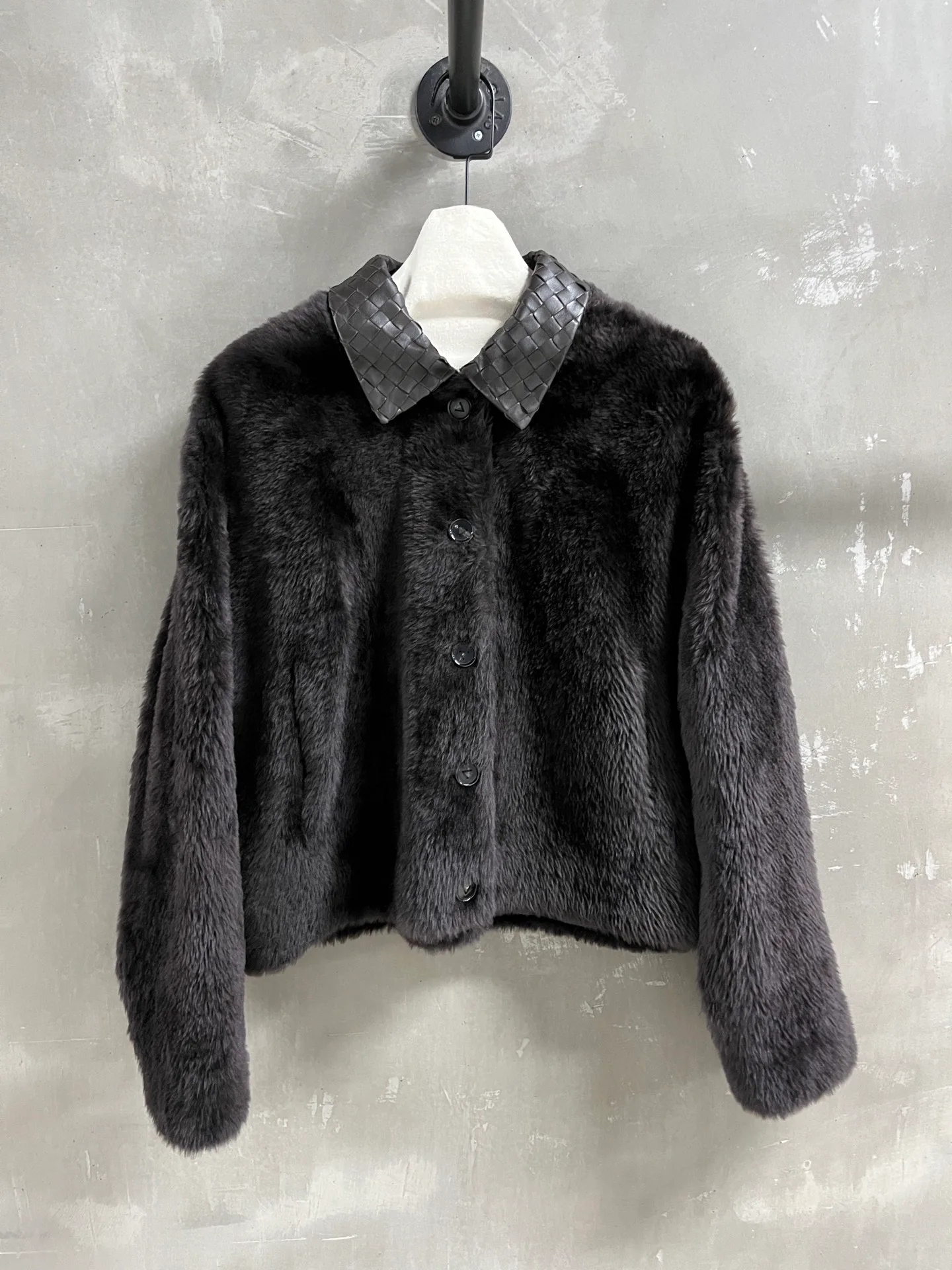 Кожаные Куртки И Дублёнки Женские Bottega Veneta 18770085