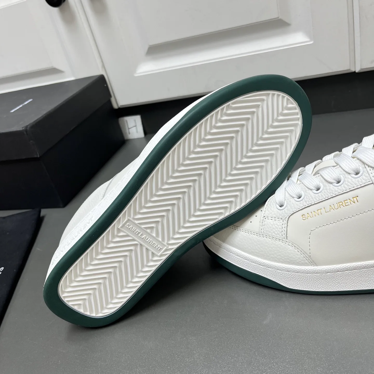 Кроссовки Женские Saint Laurent 17636686