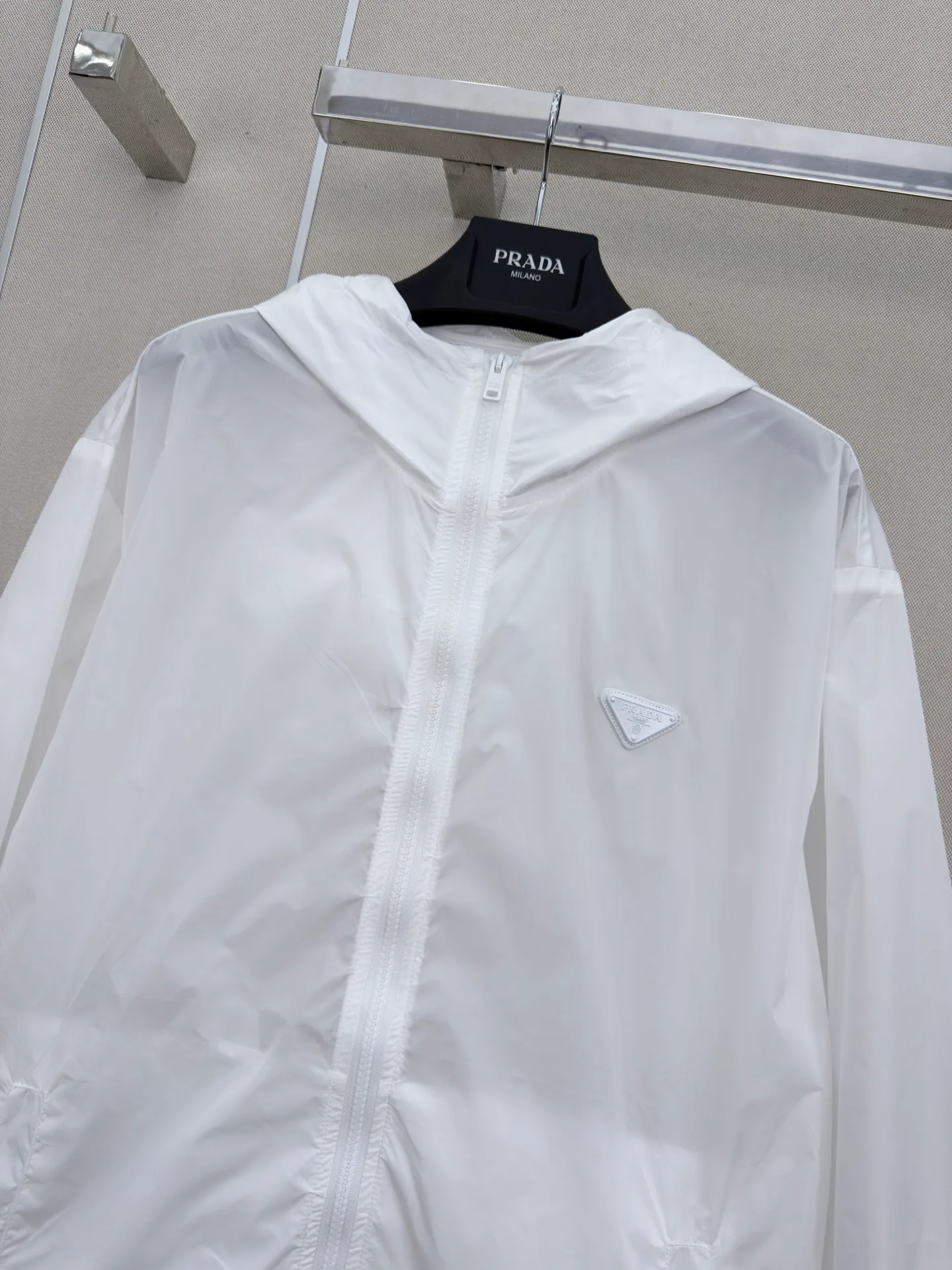 Куртки И Пуховики Женские Prada 14543534