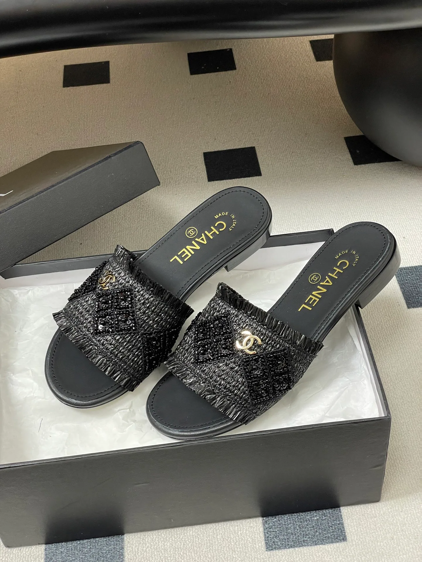 Босоножки Женские Chanel 10993819