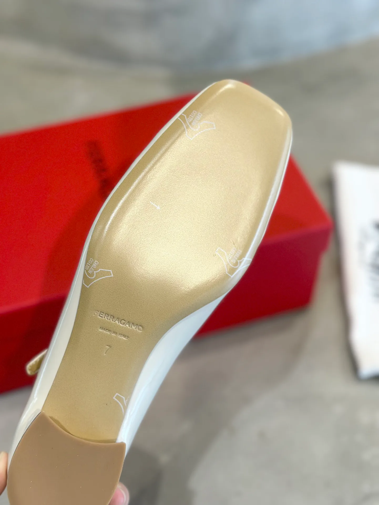 Туфли Женские Salvatore Ferragamo 13368435