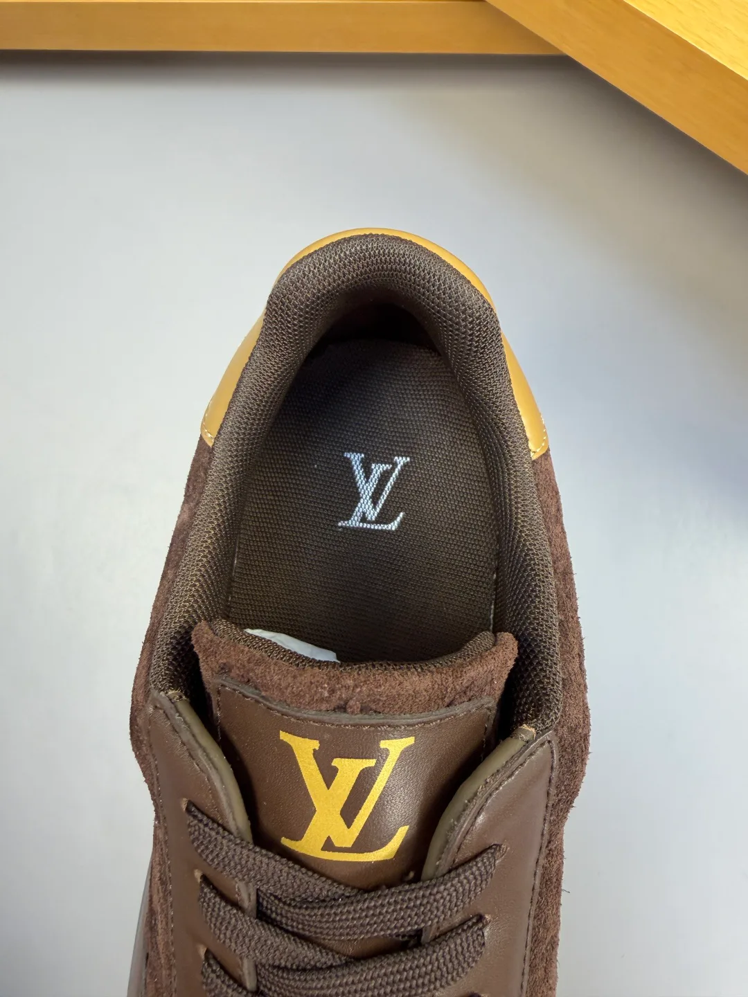 Кроссовки Женские Louis Vuitton 17765802