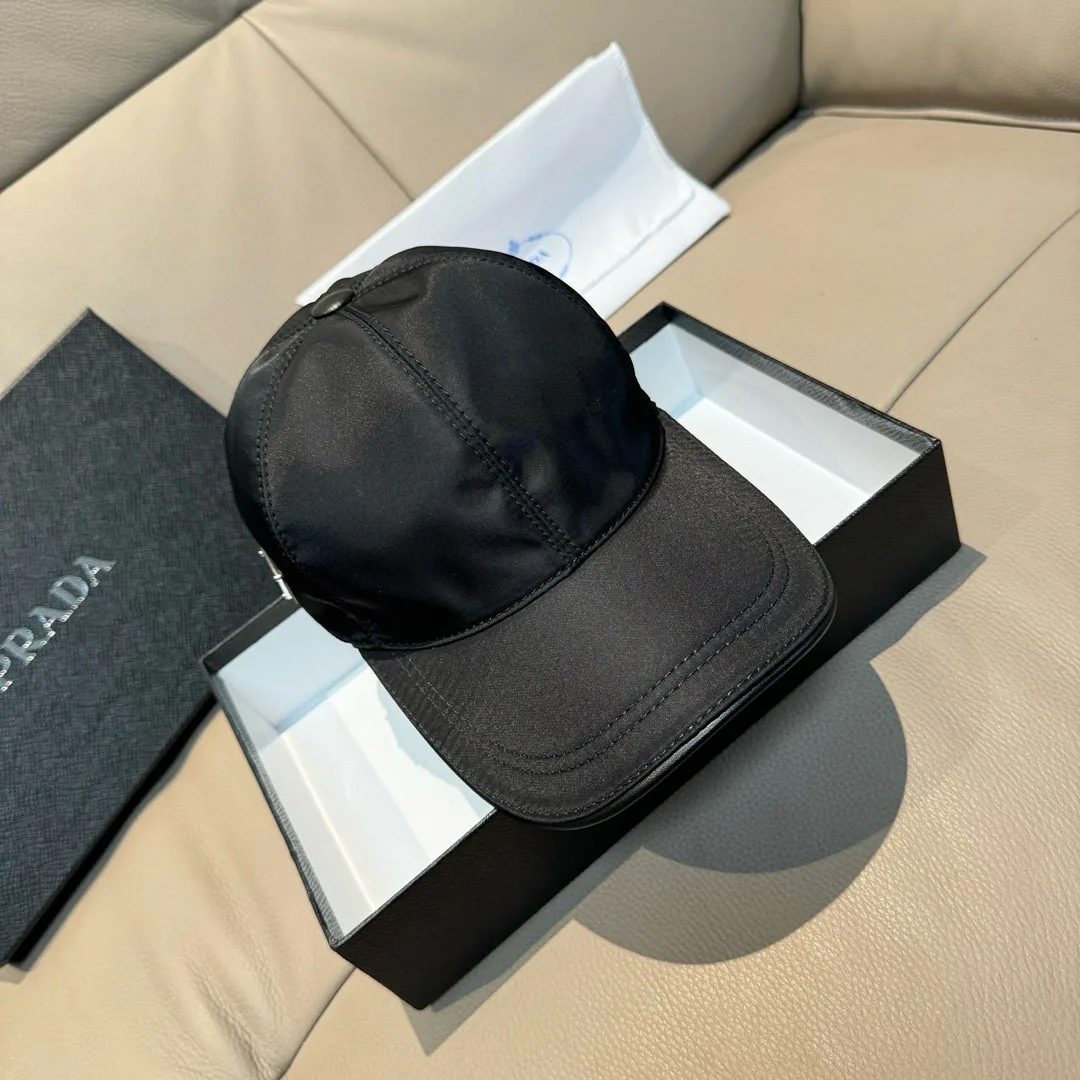 Головные Уборы Prada 17604798