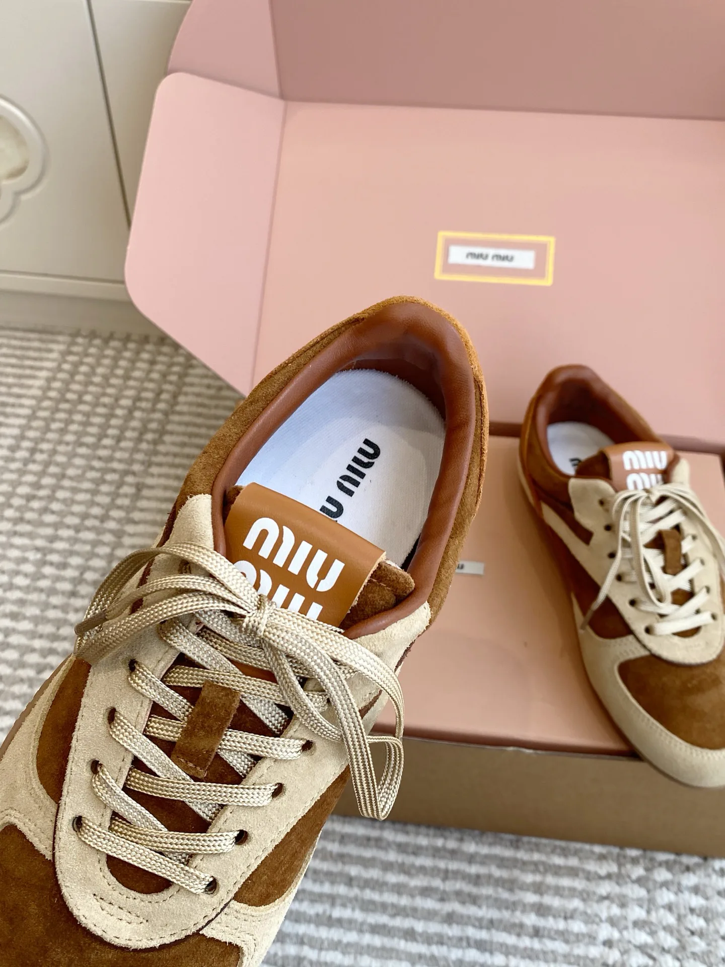Кроссовки Женские Miu Miu 18261274