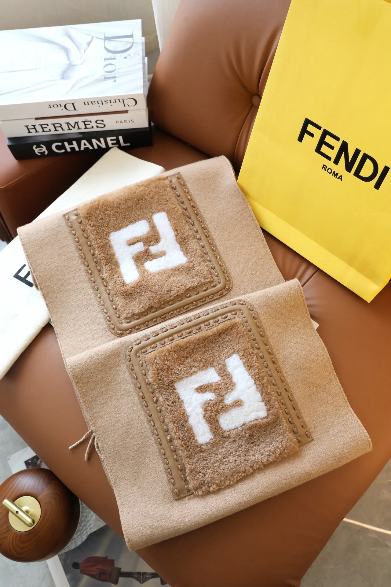 Шарфы Fendi 18265997