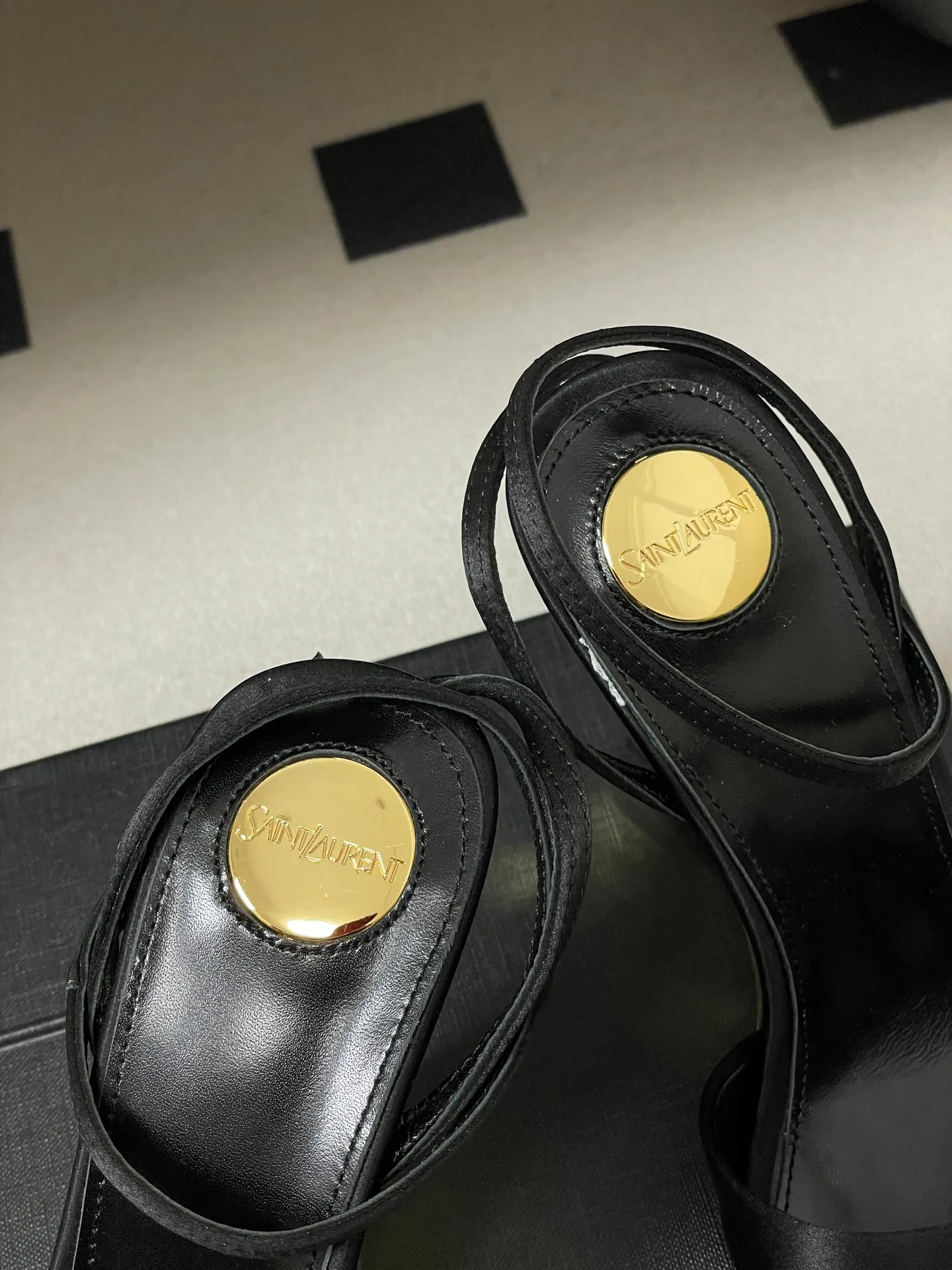 Босоножки Женские Saint Laurent 2597140