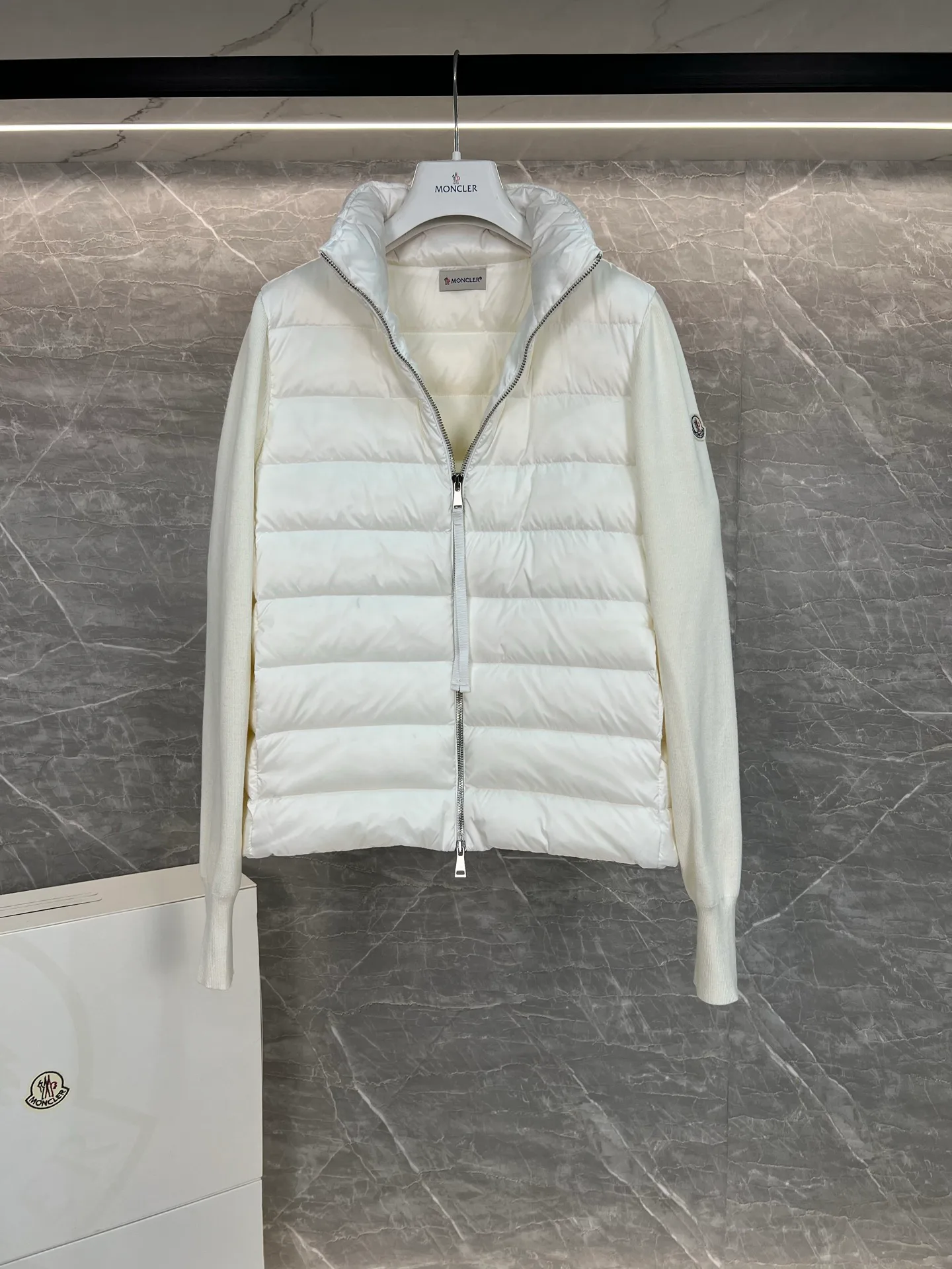 Куртки И Пуховики Женские Moncler 18599804