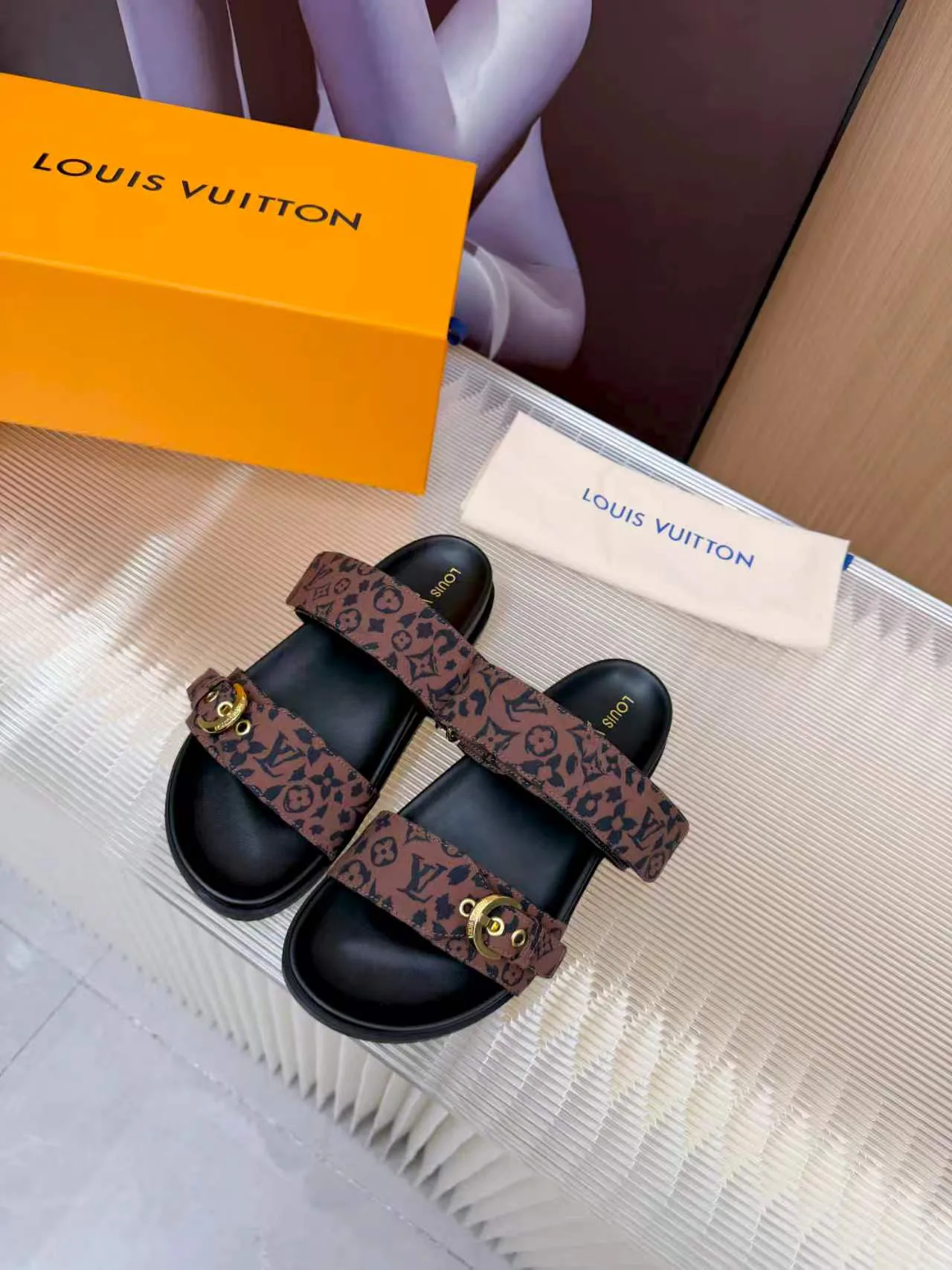 Шлепанцы Женские Louis Vuitton 11633024