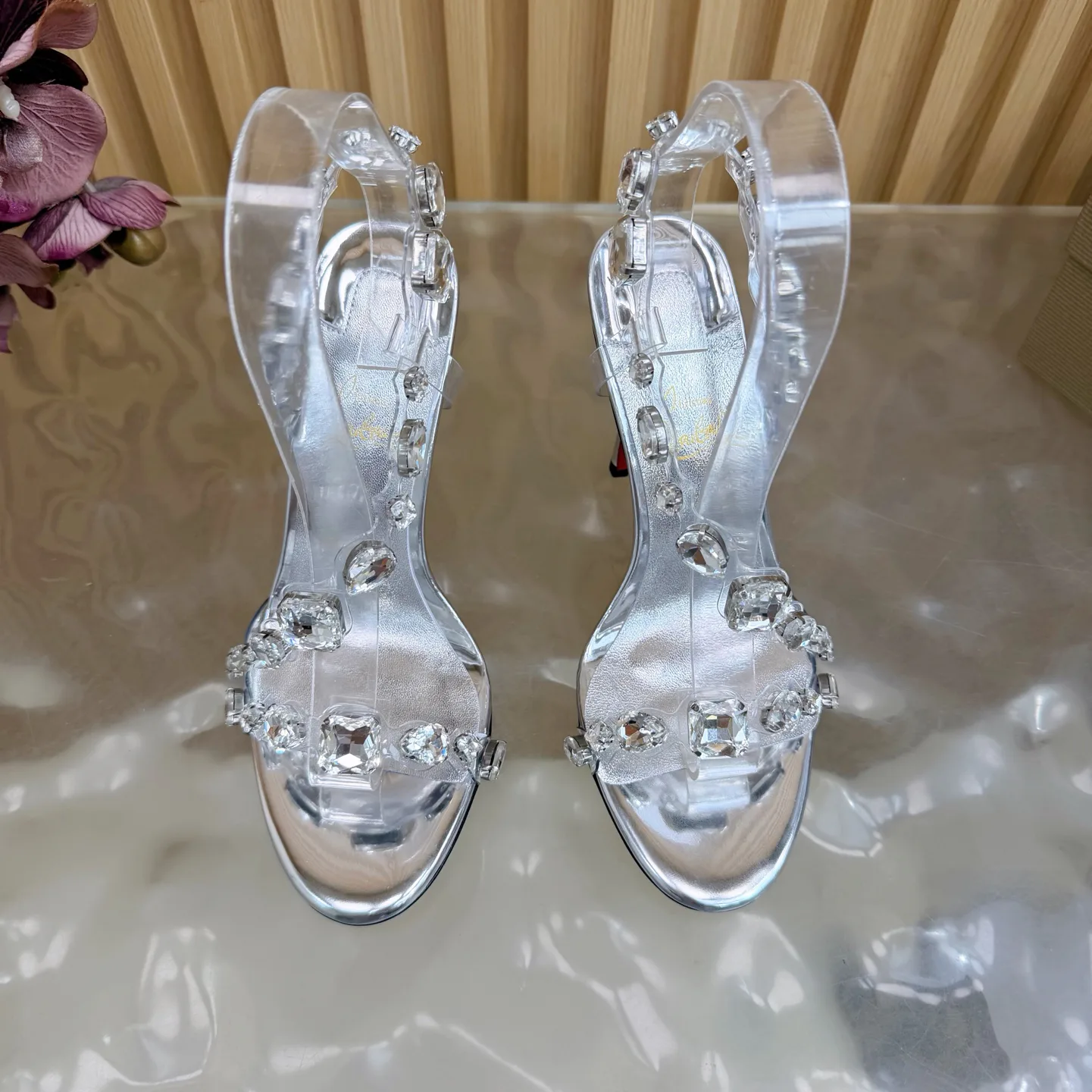 Босоножки Женские Christian Louboutin 9396019