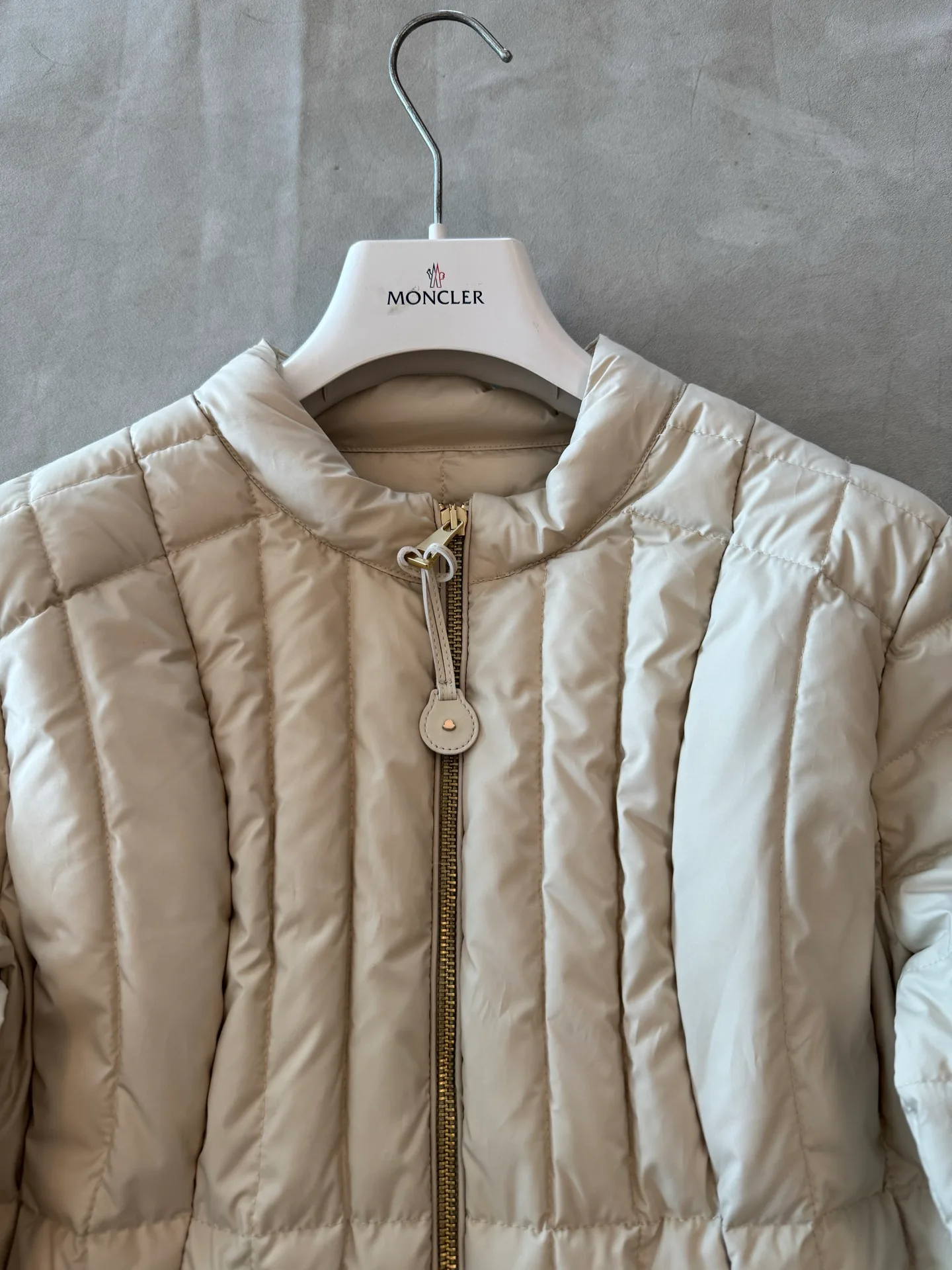 Куртки И Пуховики Женские Moncler 18491949
