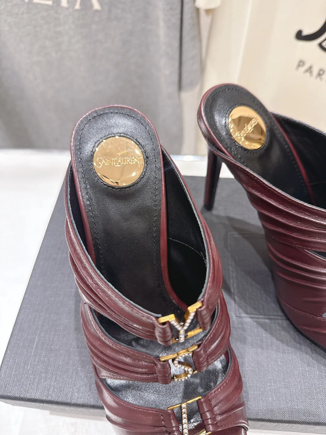 Туфли Женские Saint Laurent 3380427