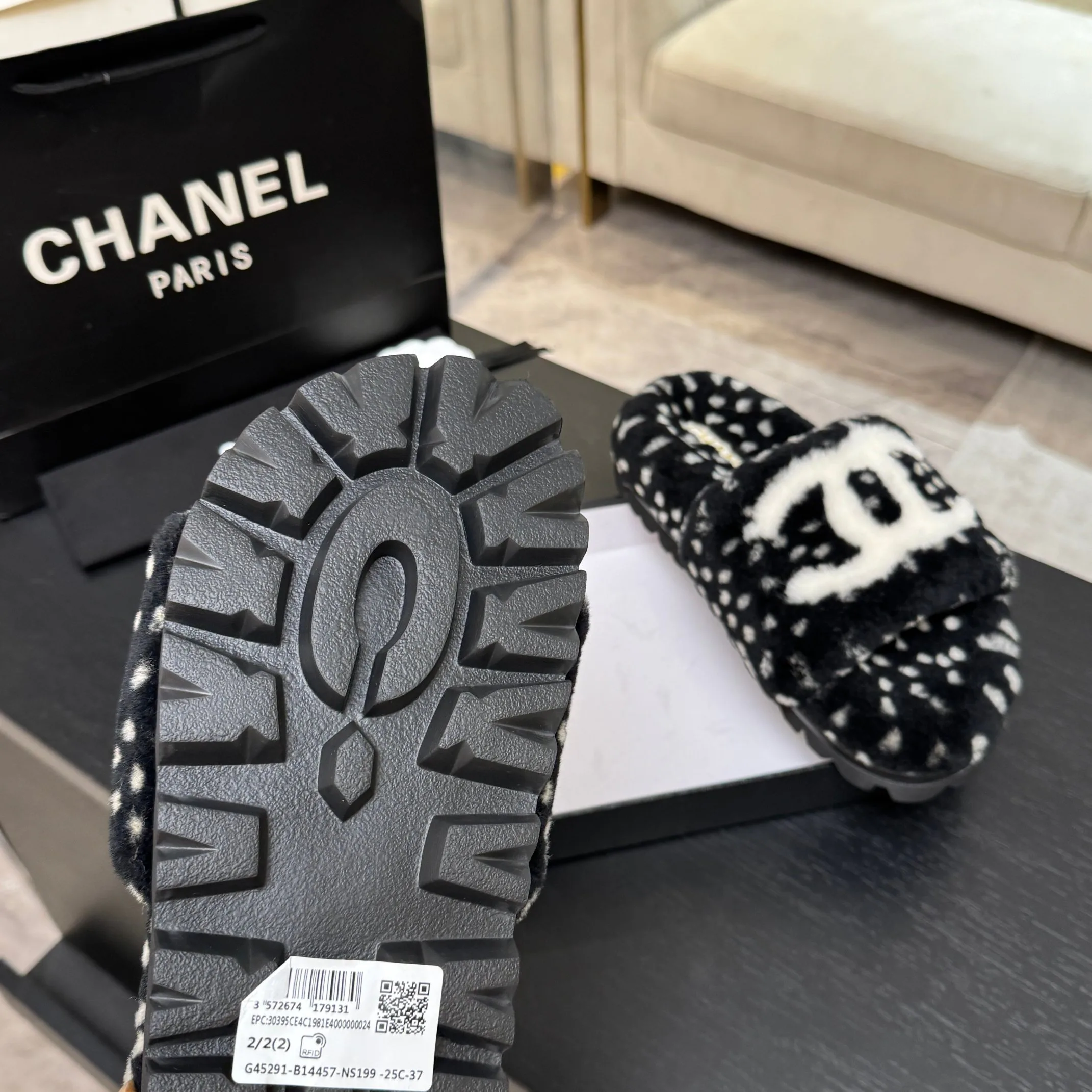 Тапочки Женские Chanel 18062758