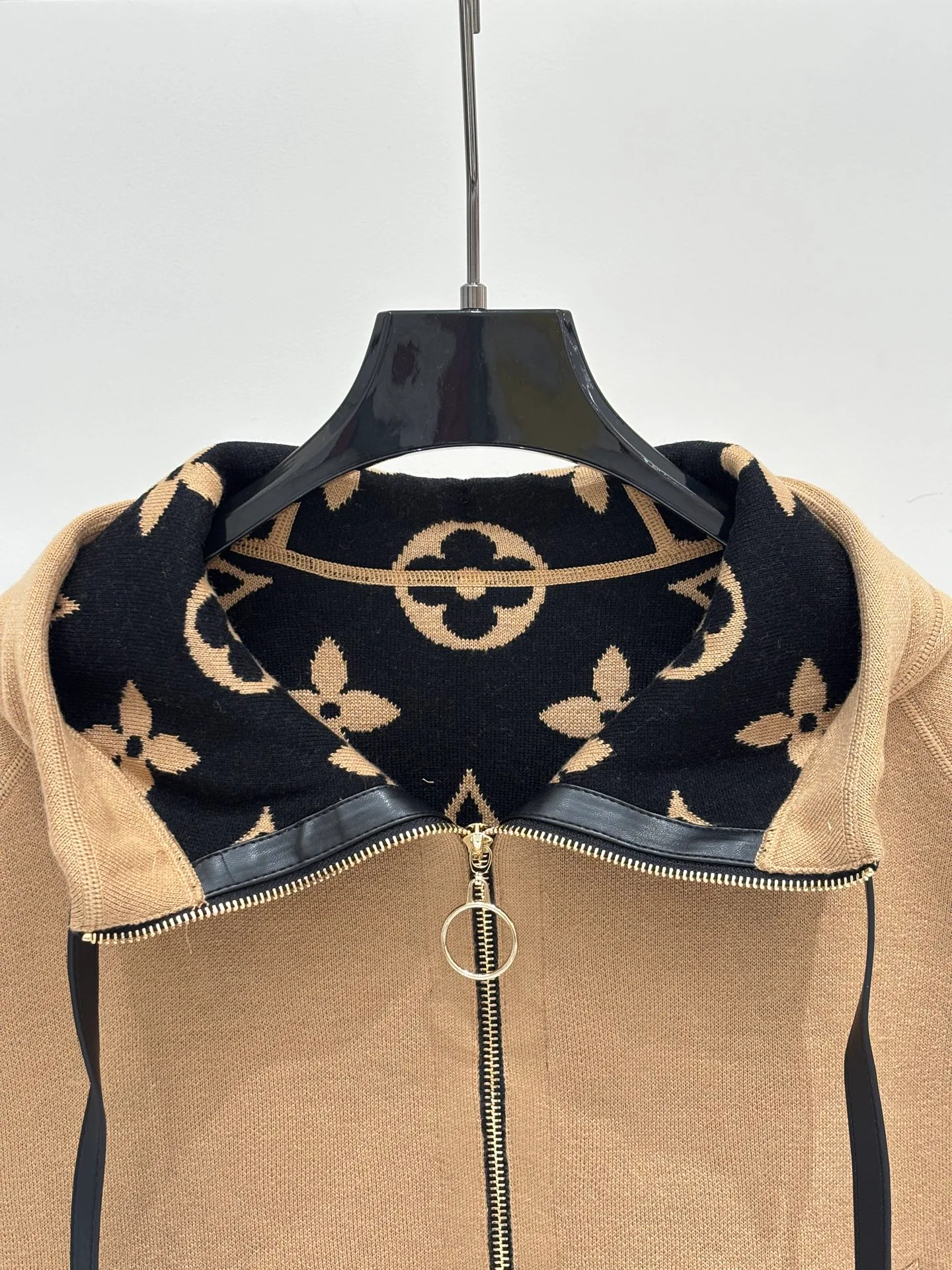 Жилеты Женские Louis Vuitton 18907513