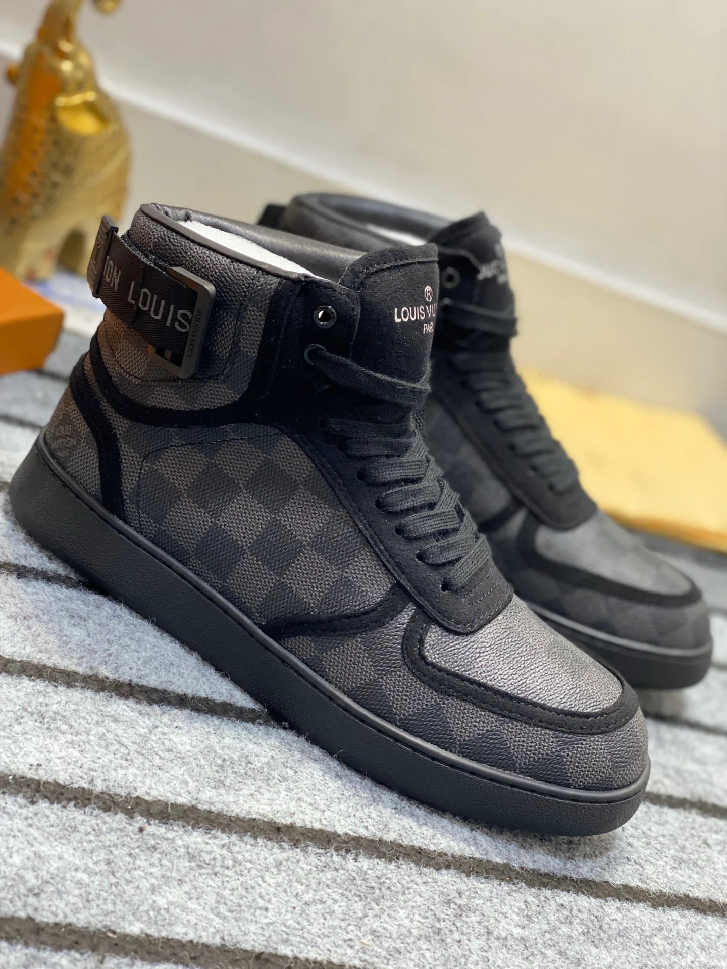 Кроссовки Мужские Louis Vuitton 261183