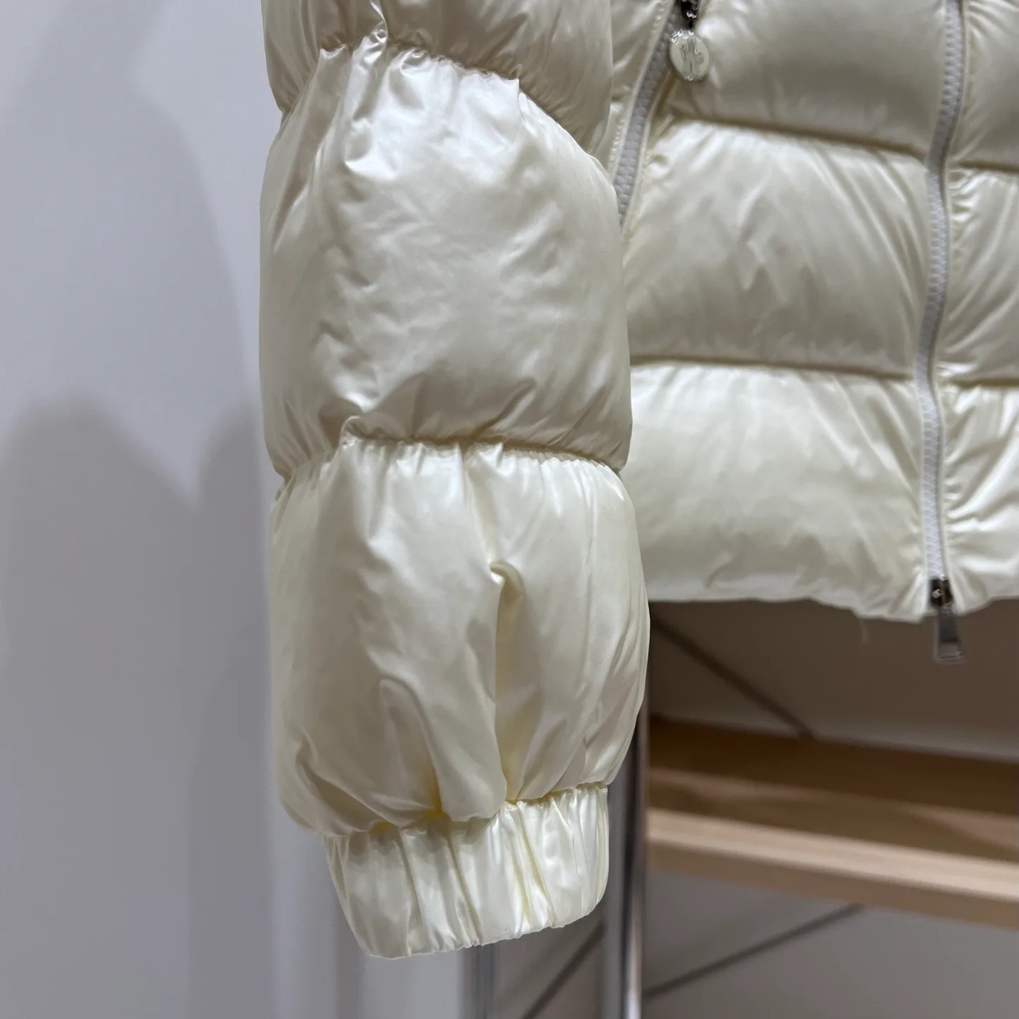 Куртки И Пуховики Женские Moncler 18043628