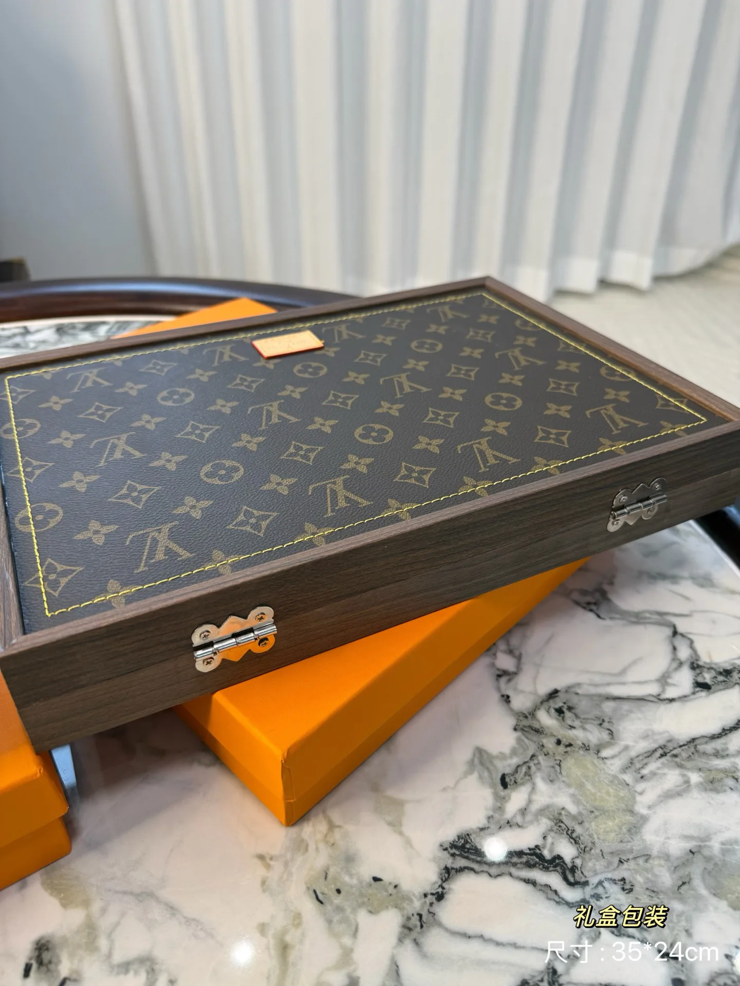 Текстиль Louis Vuitton 10695747