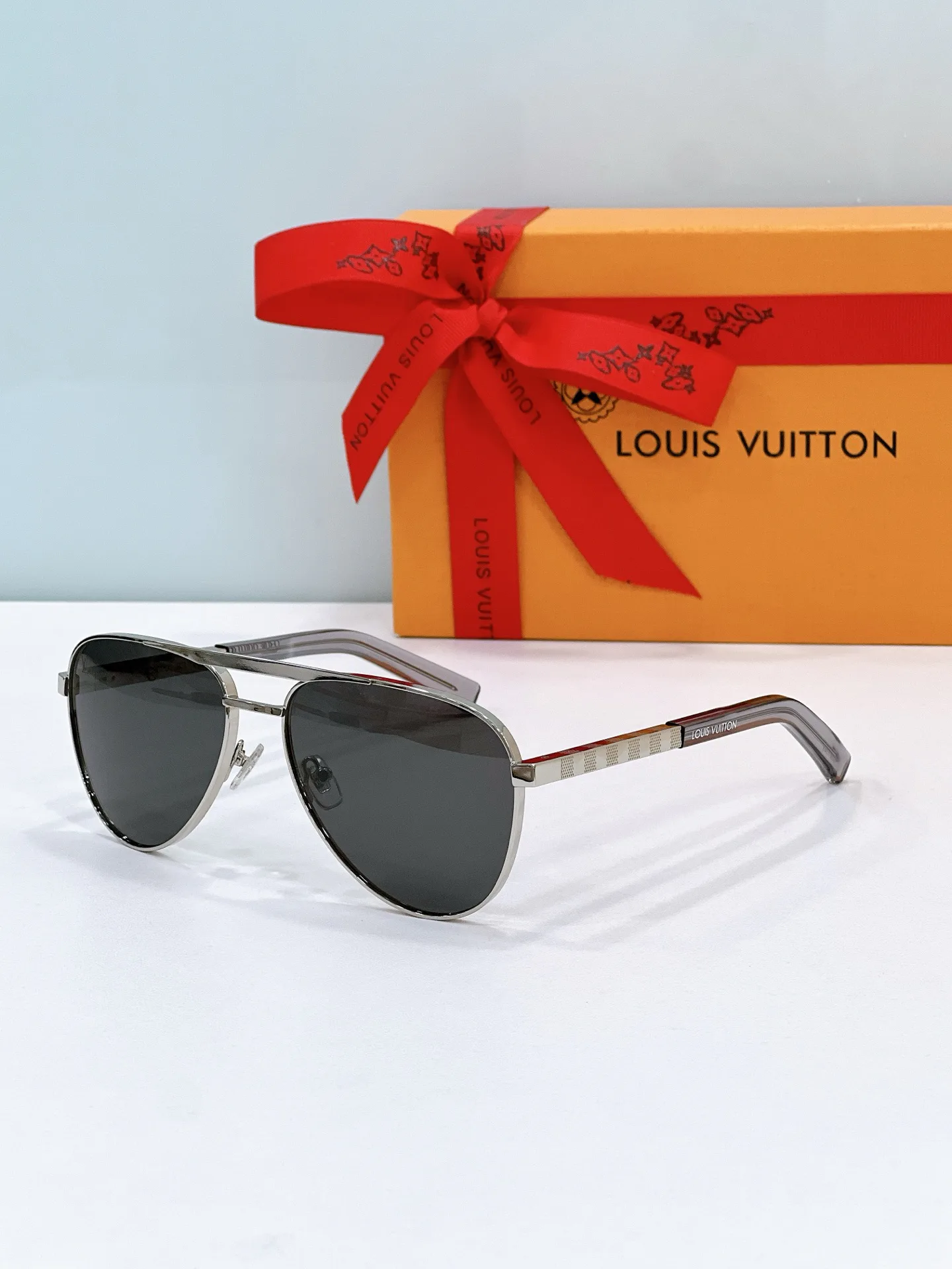 Очки Louis Vuitton 17546258