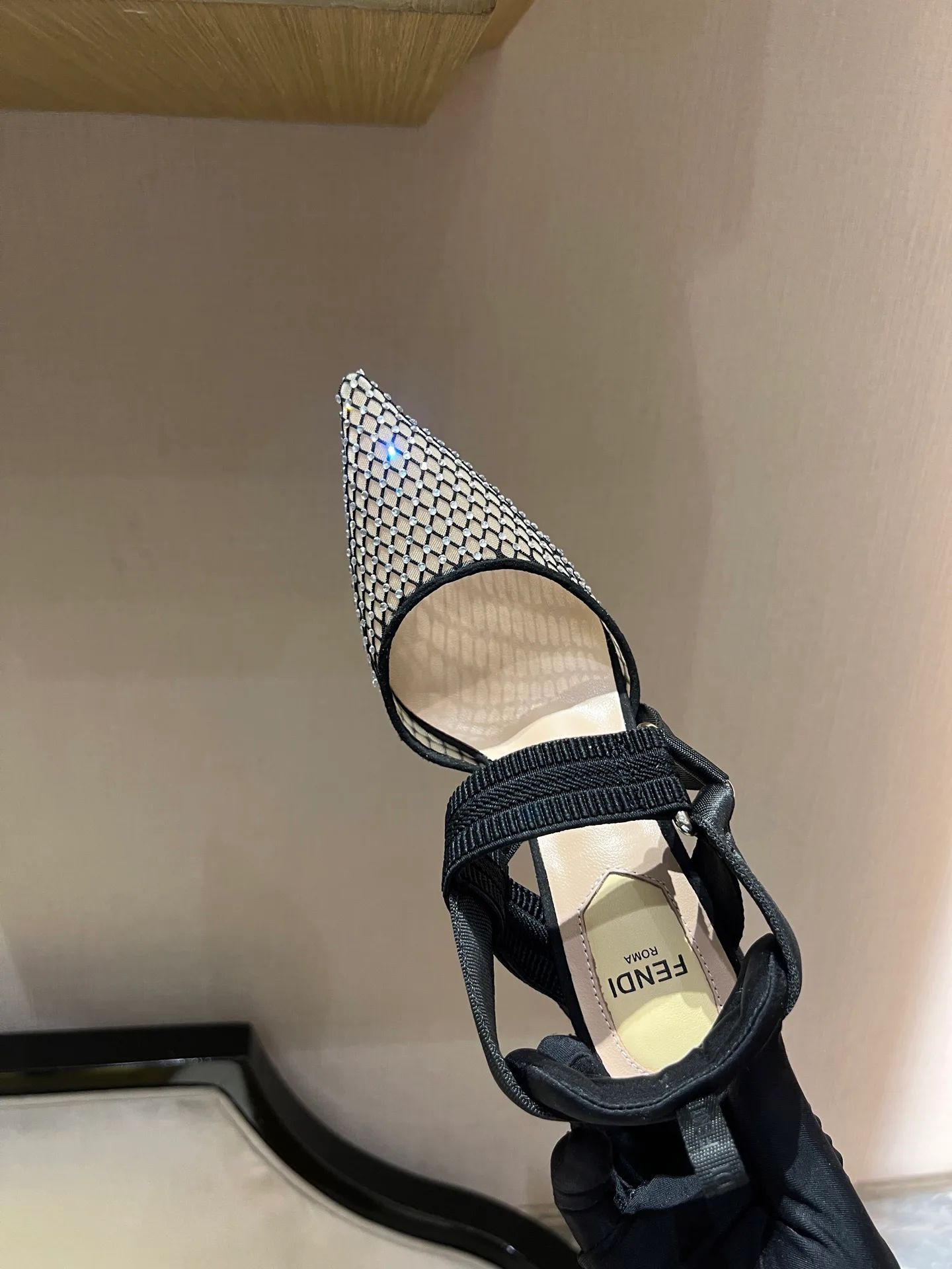 Босоножки Женские Fendi 19352421