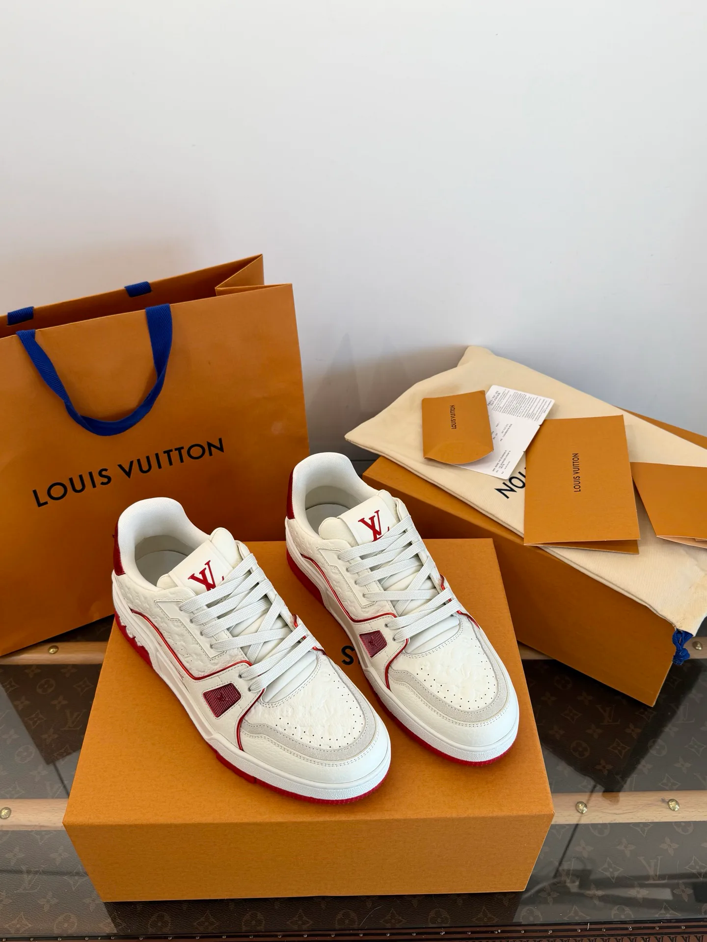 Кроссовки Женские Louis Vuitton 18547388