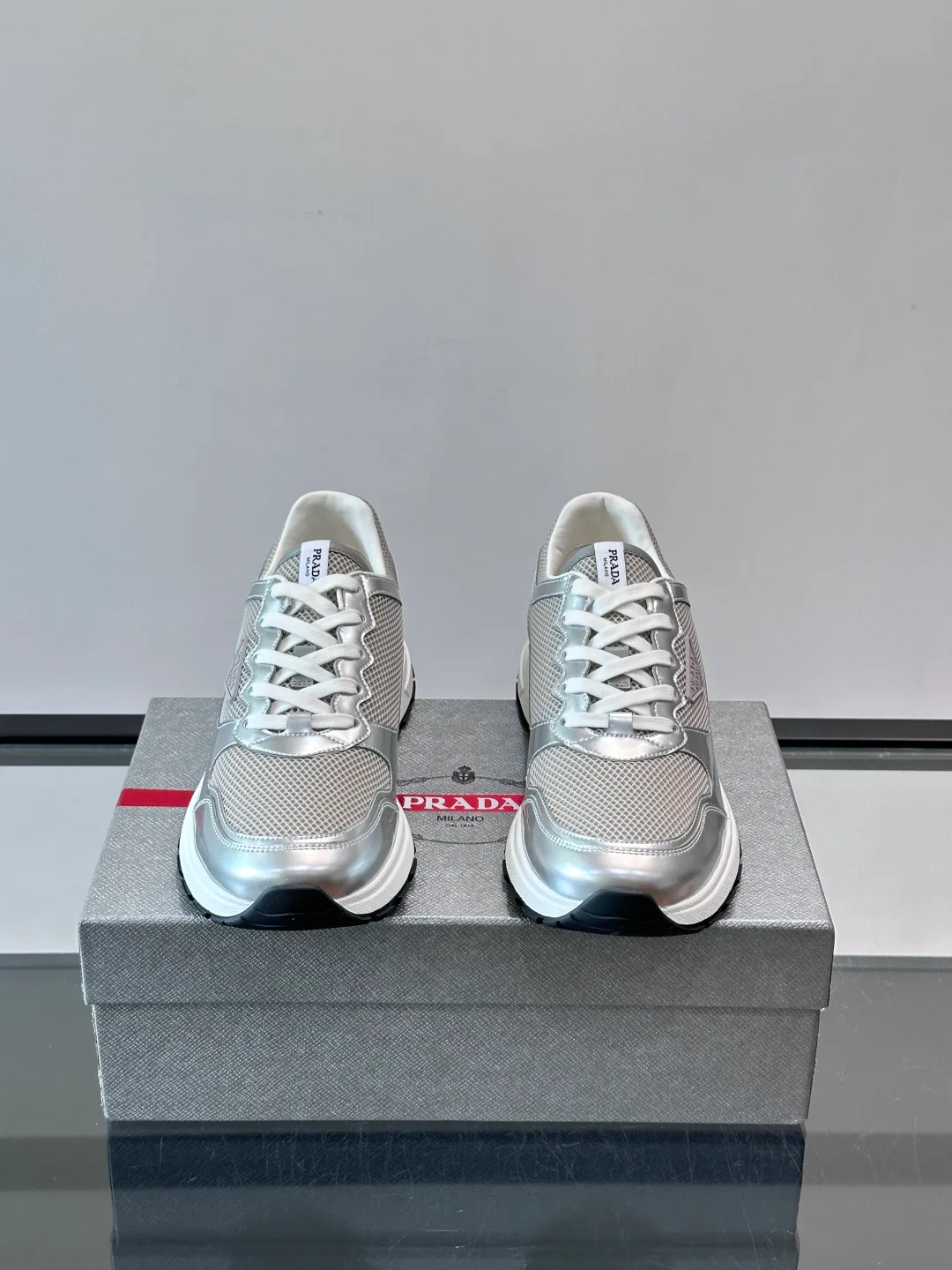 Кроссовки Женские Prada 17349410
