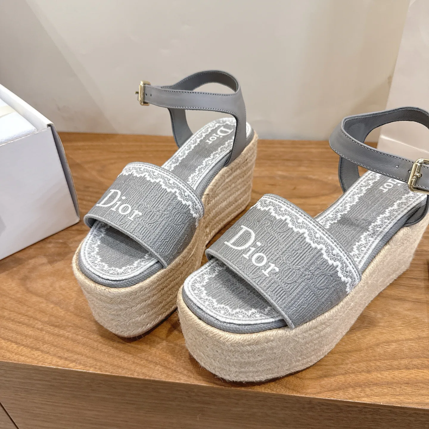 Босоножки Женские Christian Dior 17947074