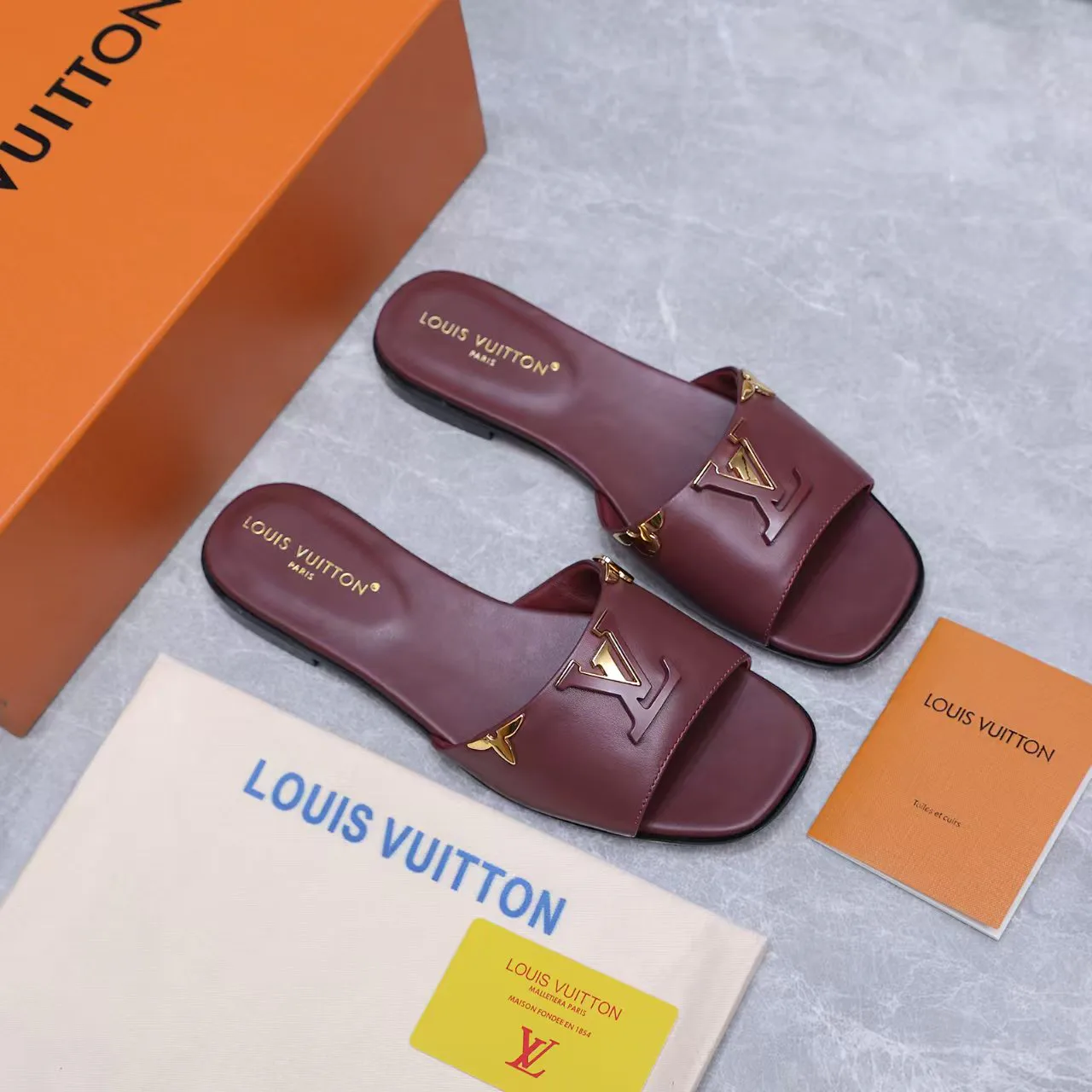Шлепанцы Женские Louis Vuitton 11529426