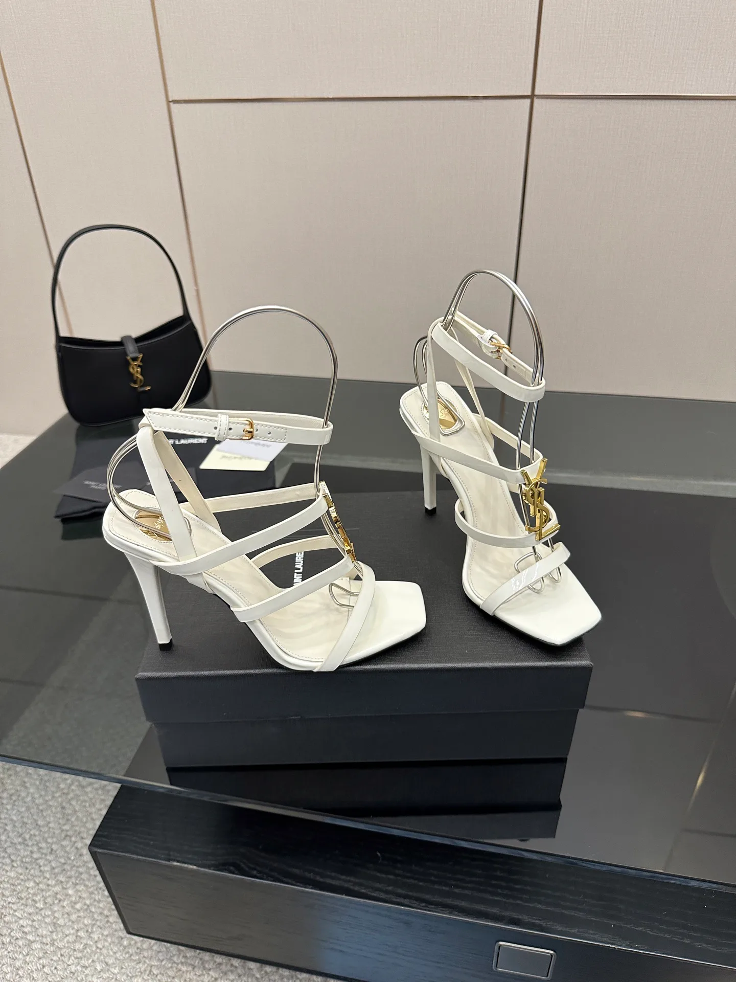 Босоножки Женские Saint Laurent 13164406