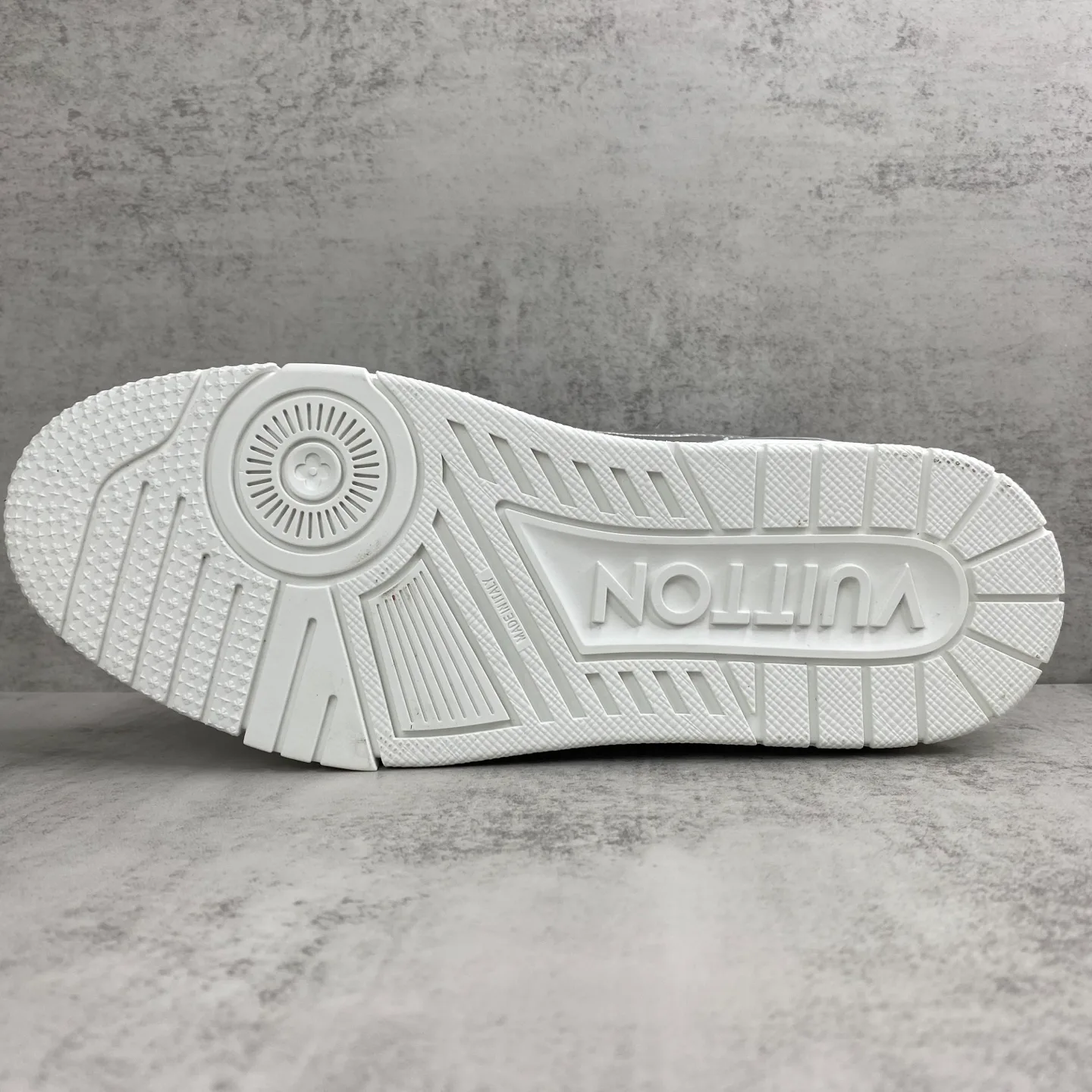 Кроссовки Женские Louis Vuitton 275318