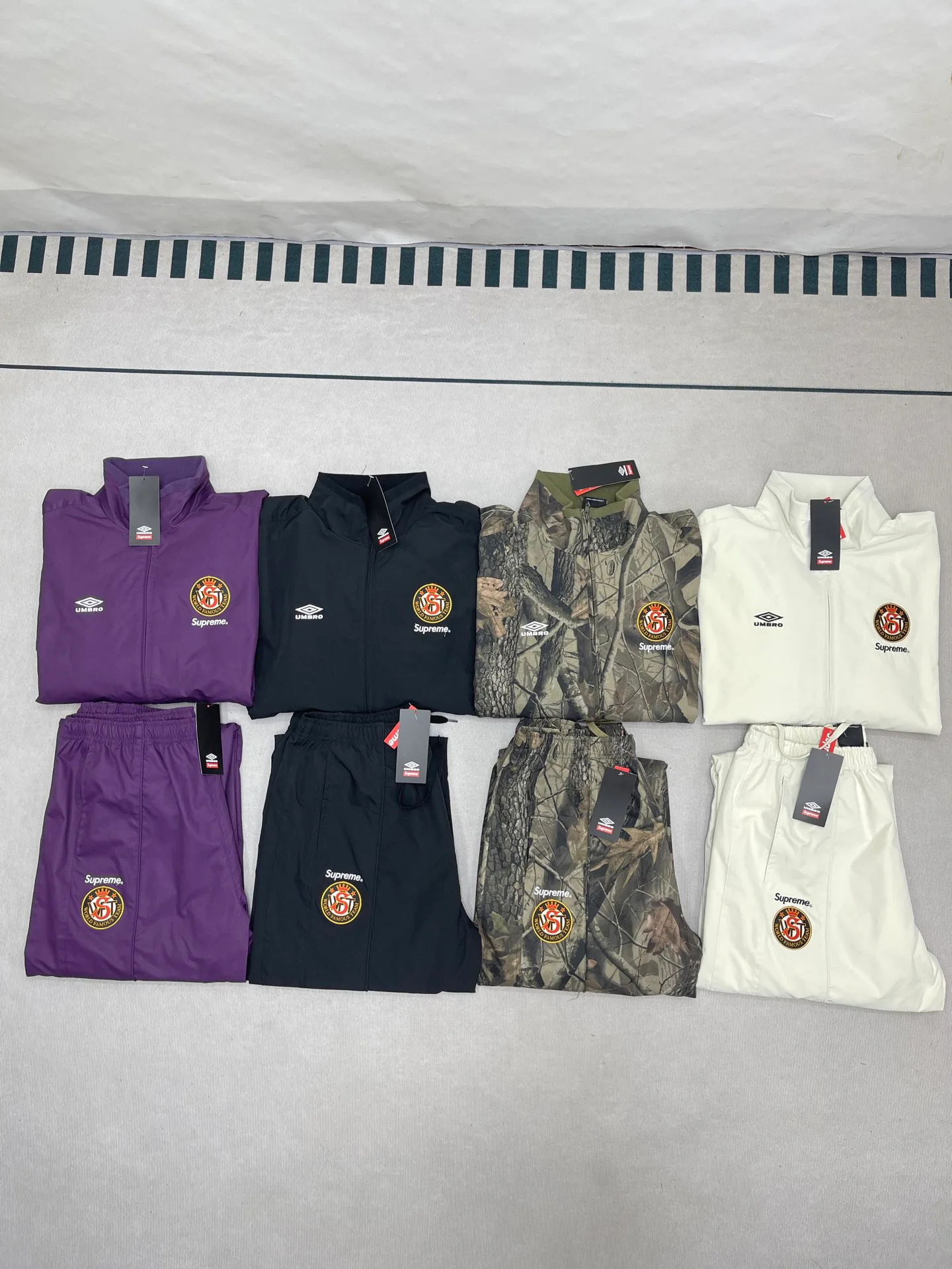 Куртки И Пуховики Мужские Supreme 12640951