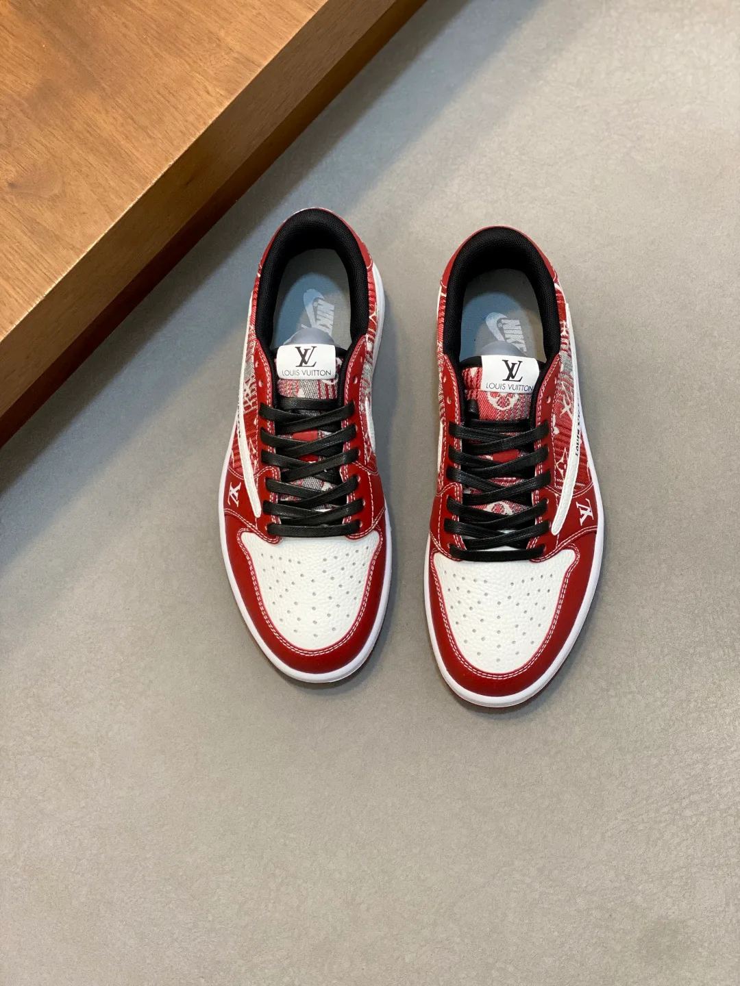 Кроссовки Женские Louis Vuitton 550855