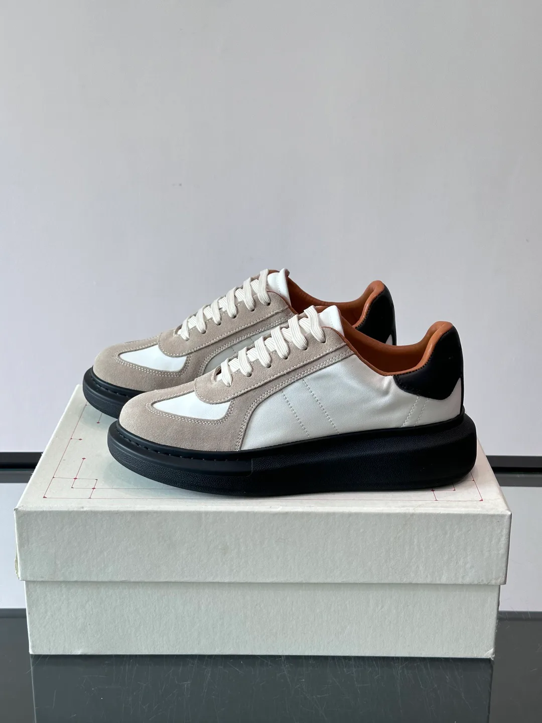Кроссовки Женские Alexander Mcqueen 17328777