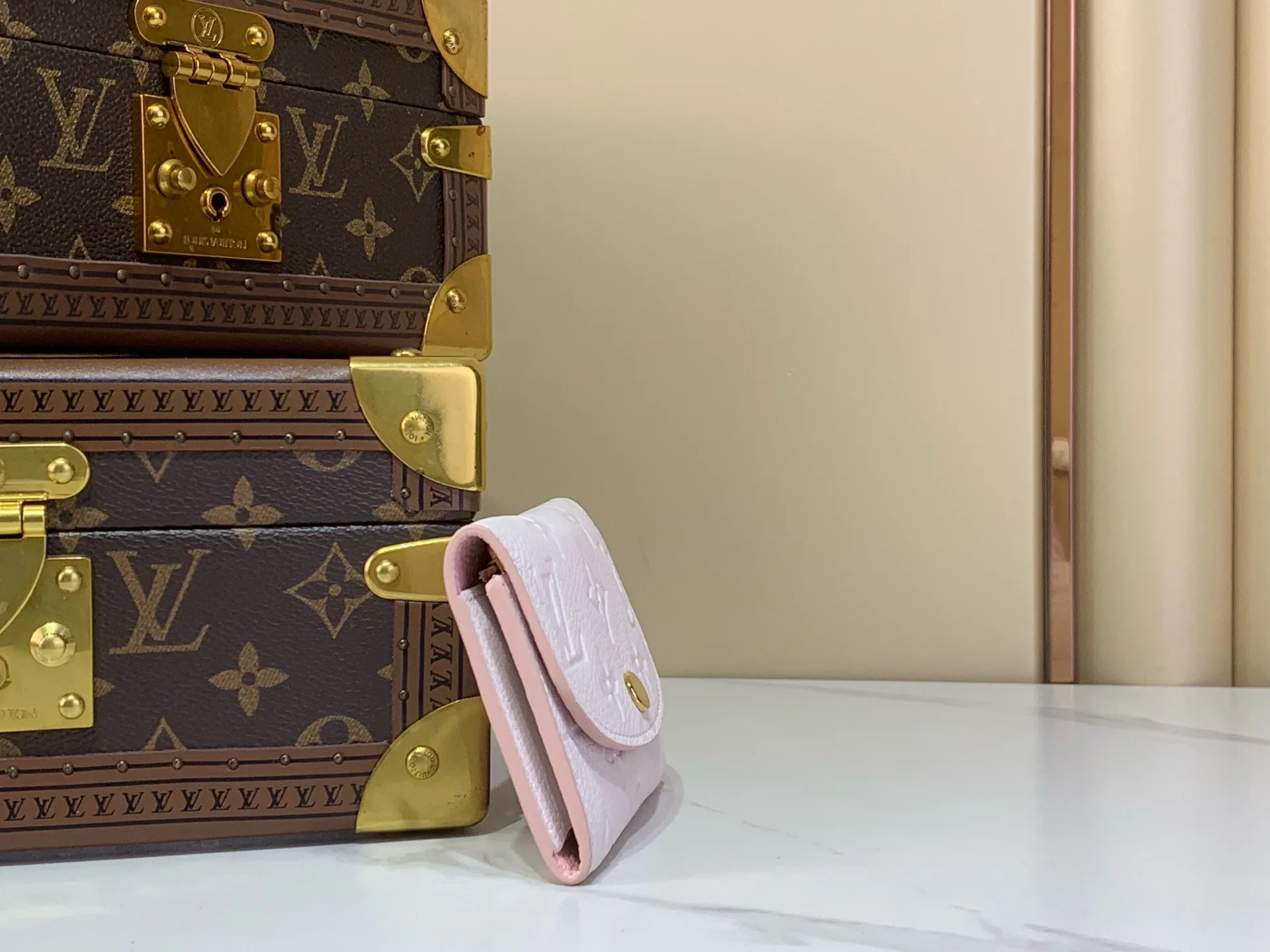 Клатчи Женские Louis Vuitton 17499373