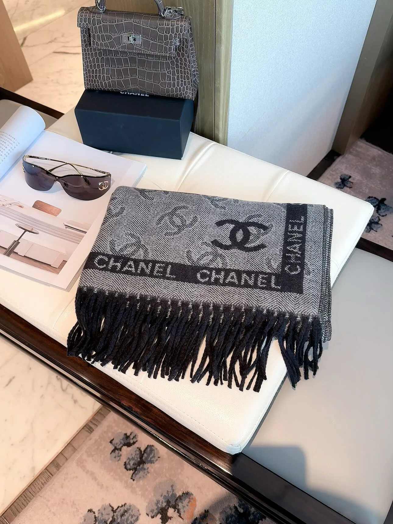Шарфы Chanel 18322556