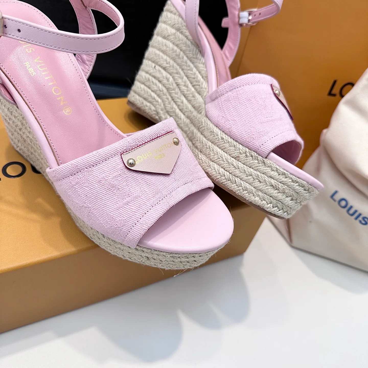 Сандалии Женские Louis Vuitton 11566080