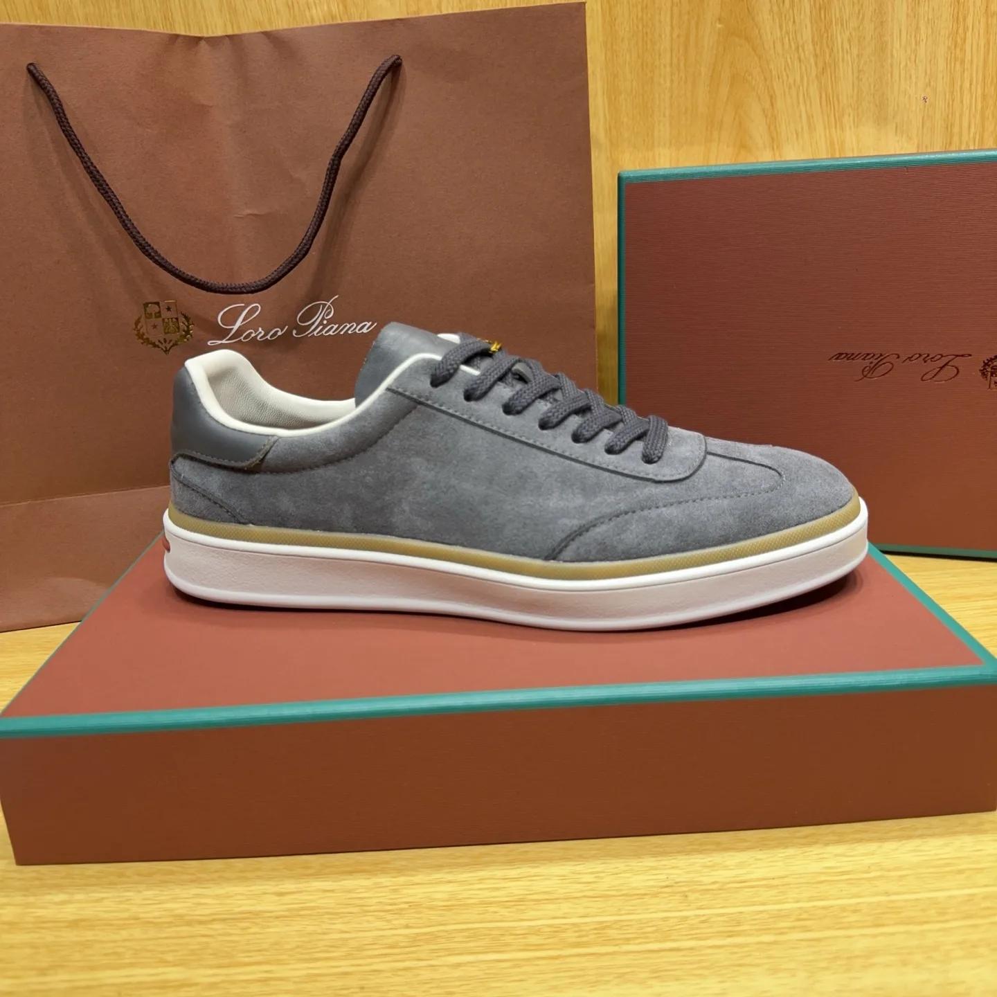 Кроссовки Женские Loro Piana 18263650