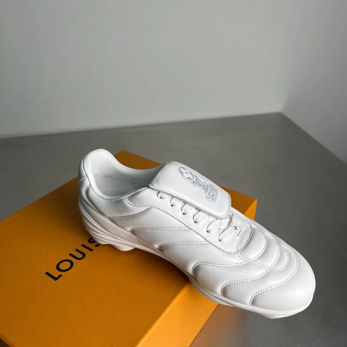 Кроссовки Женские Louis Vuitton 155181