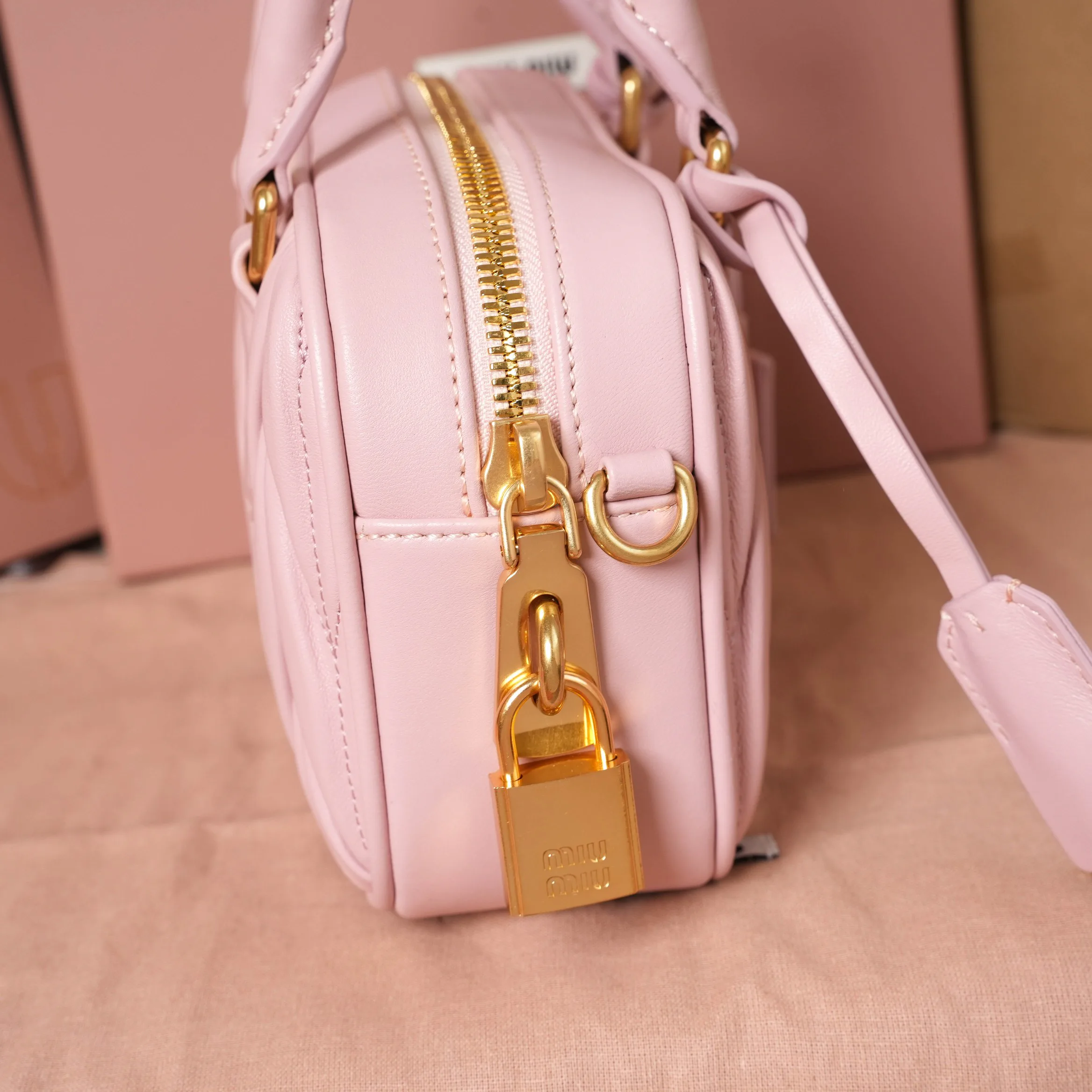 Классические Сумки Женские Miu Miu 11402752