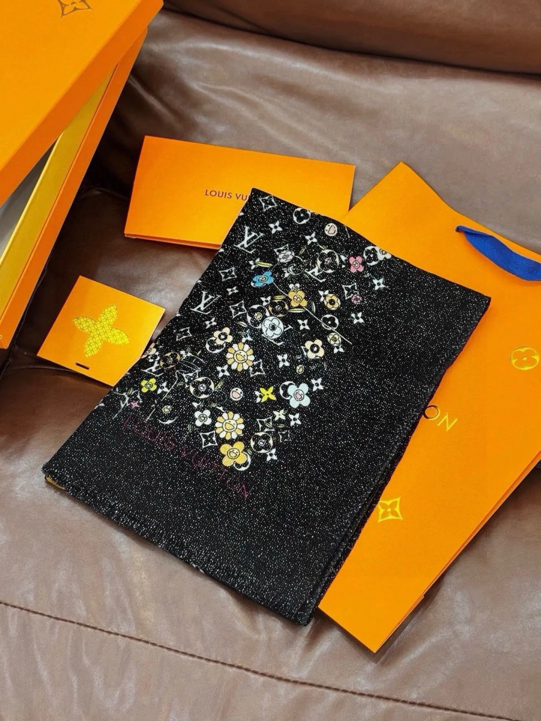 Шарфы Louis Vuitton 18322184