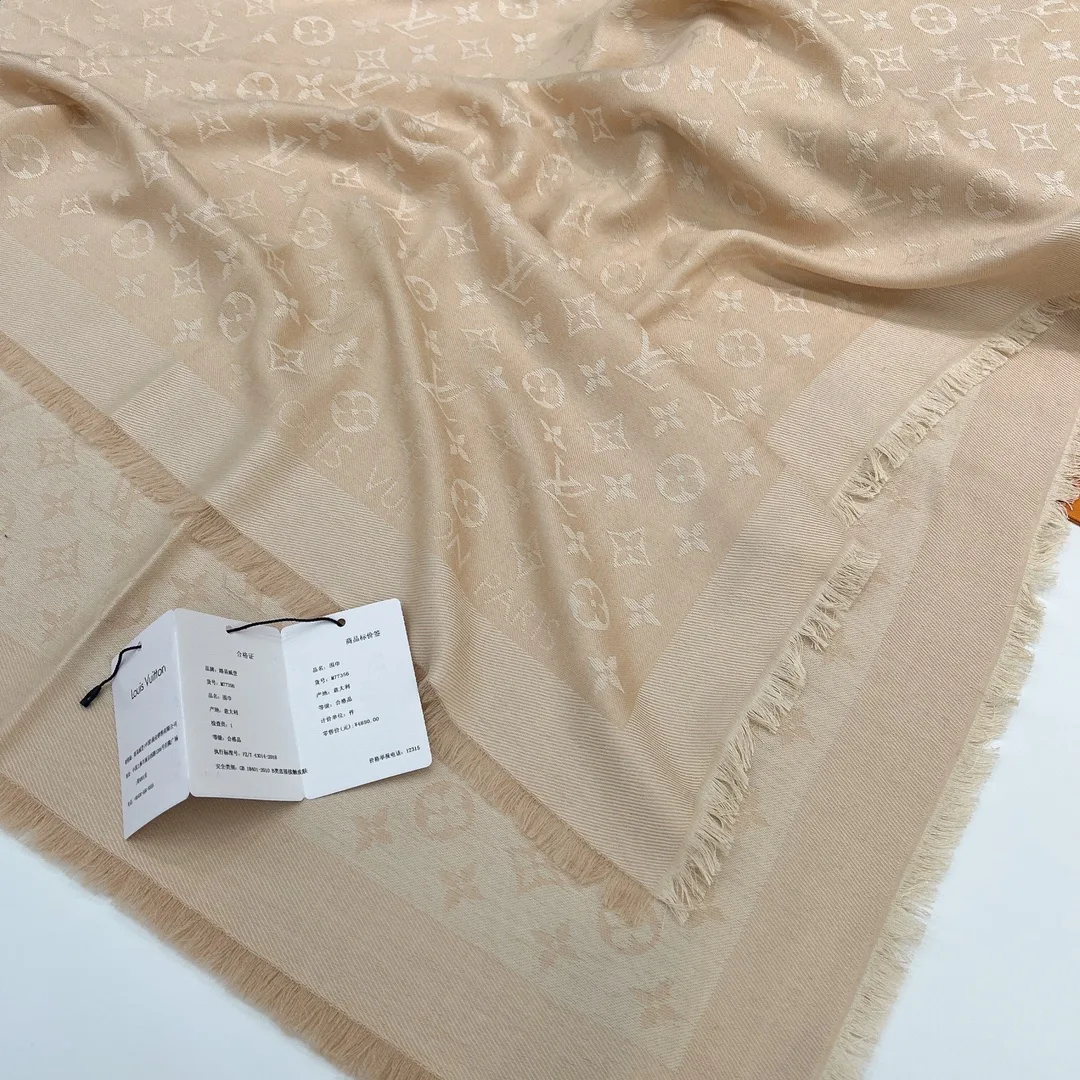 Шарфы Louis Vuitton 18267585