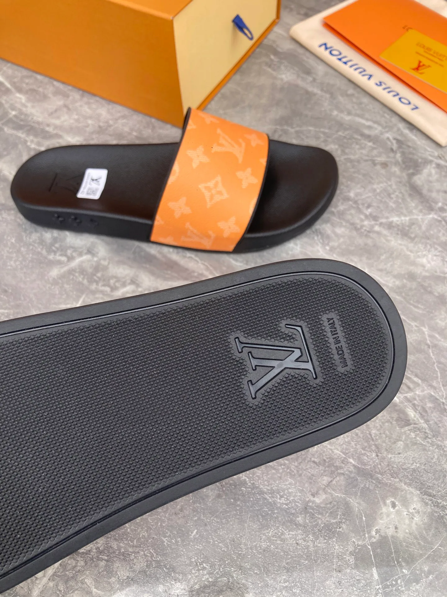 Шлепанцы Женские Louis Vuitton 5879840