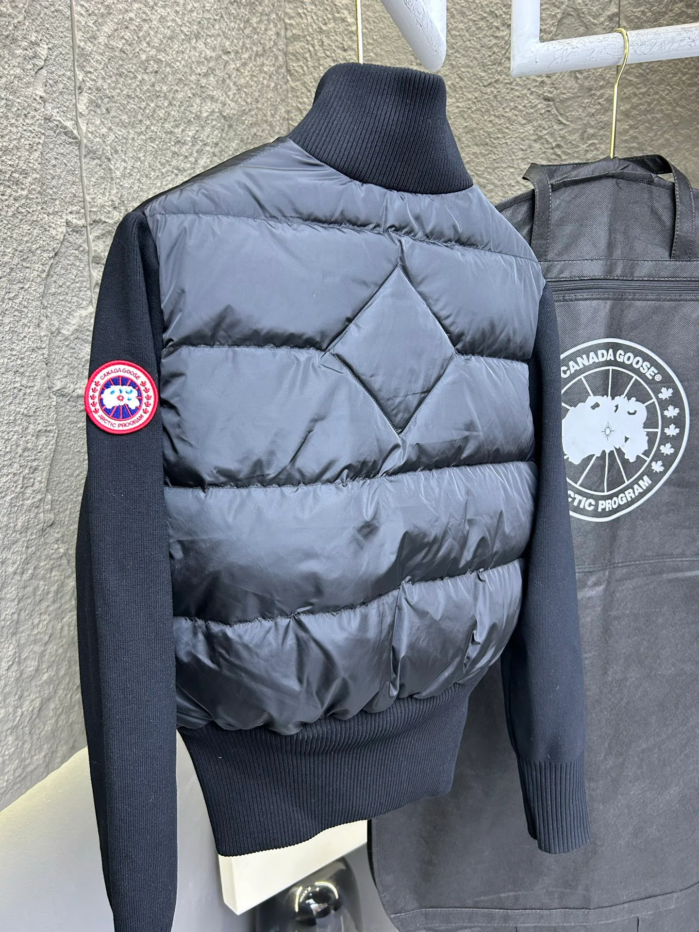 Куртки И Пуховики Женские Canada Goose 212213