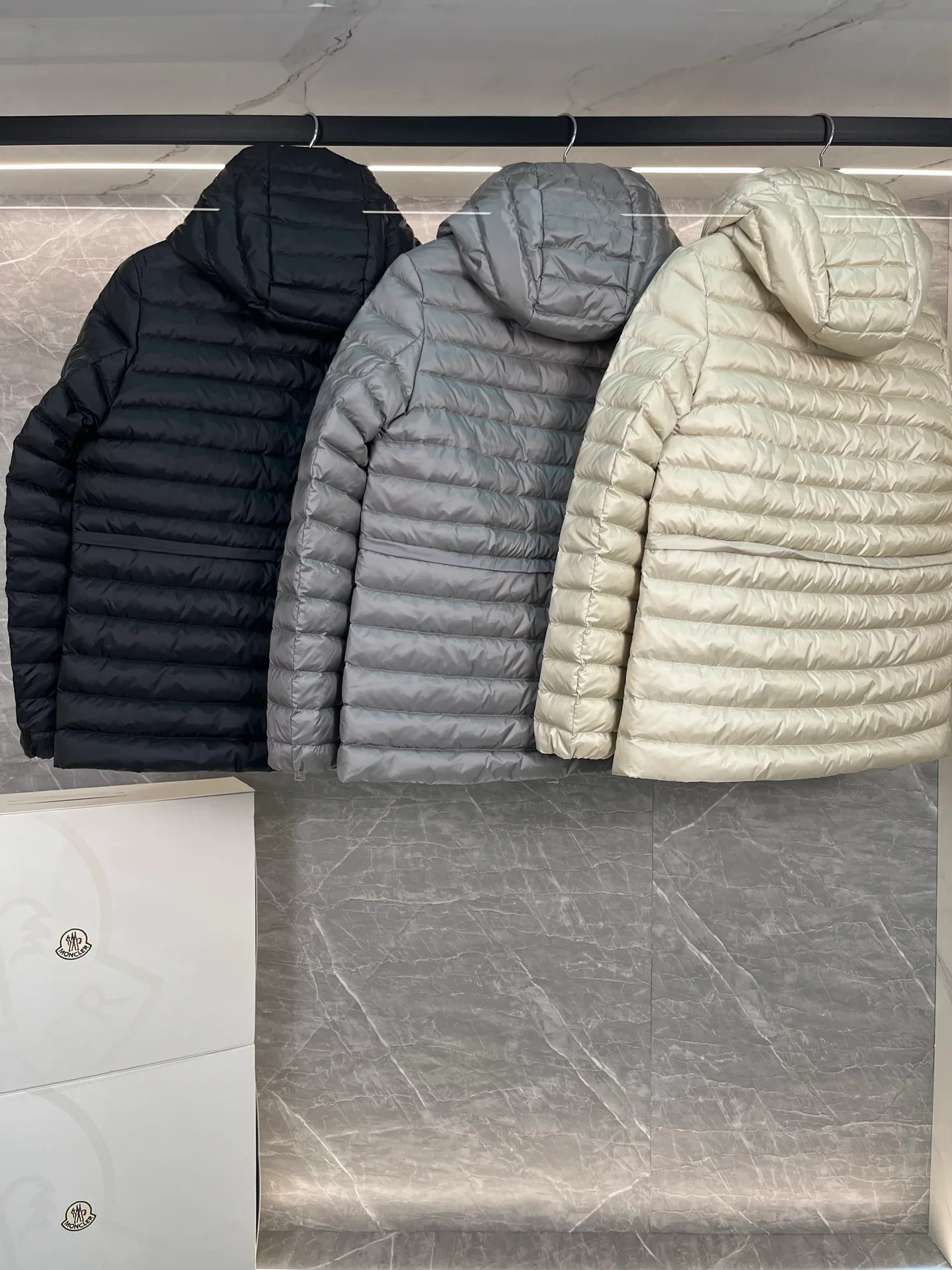 Куртки И Пуховики Женские Moncler 19256645