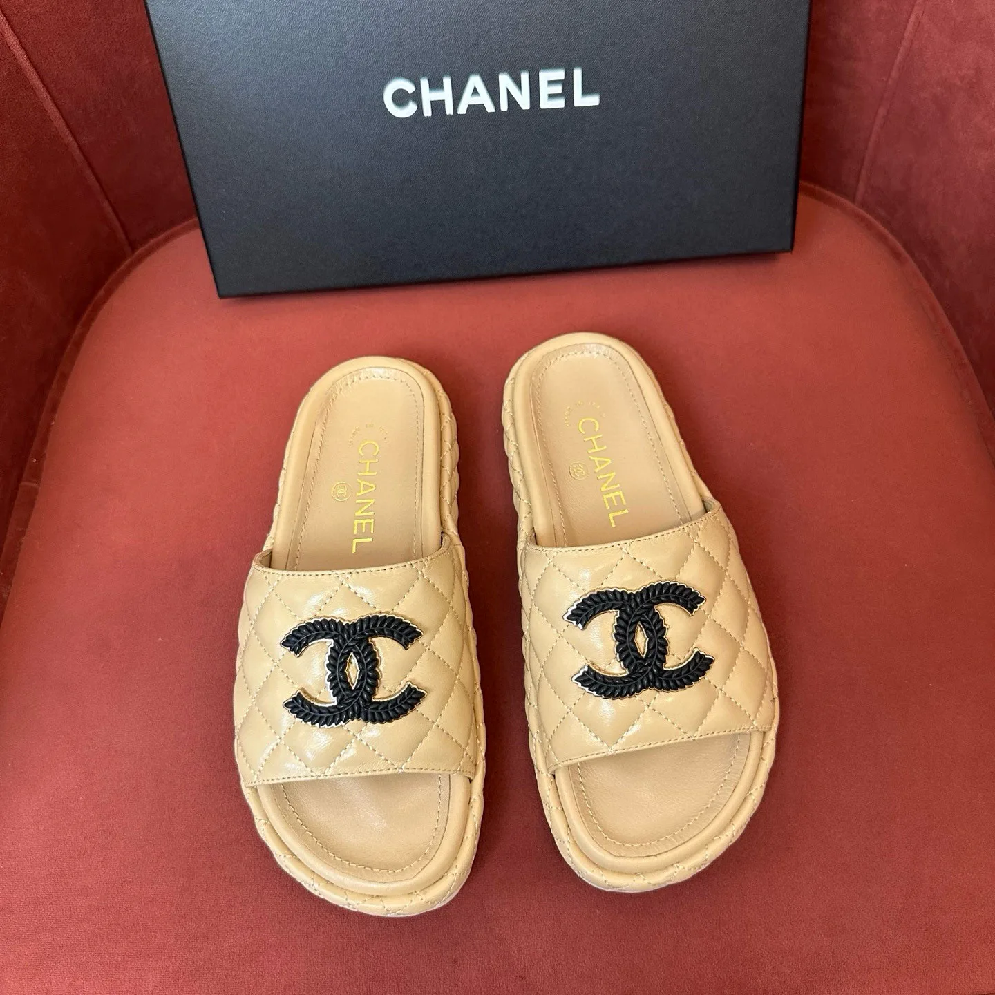 Шлепанцы Женские Chanel 18546