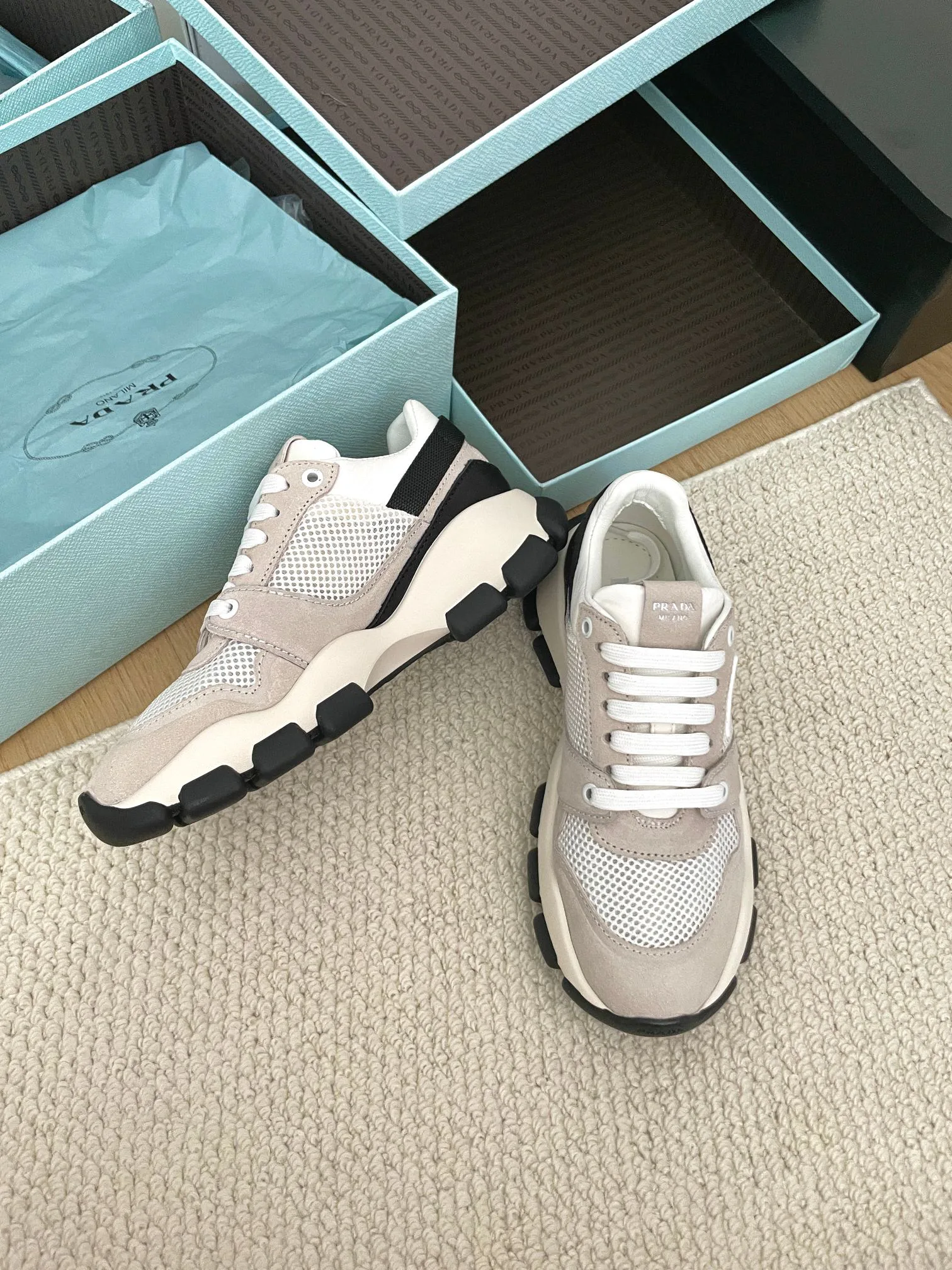 Кроссовки Женские Prada 17324749