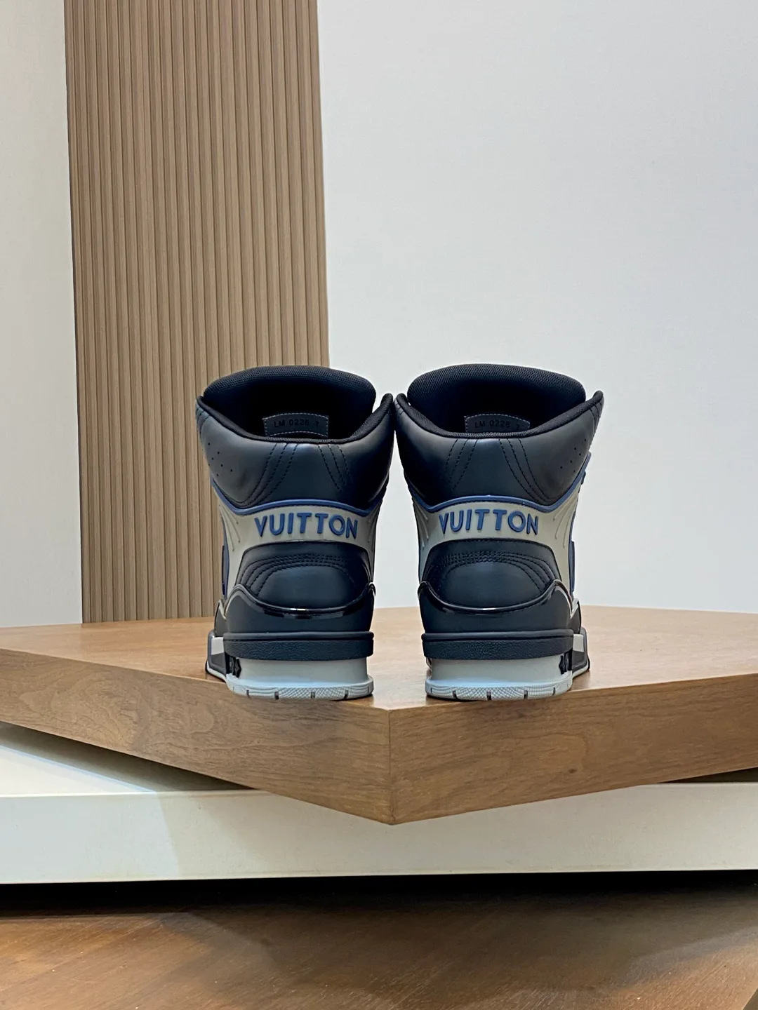 Сникерсы Мужские Louis Vuitton 149231