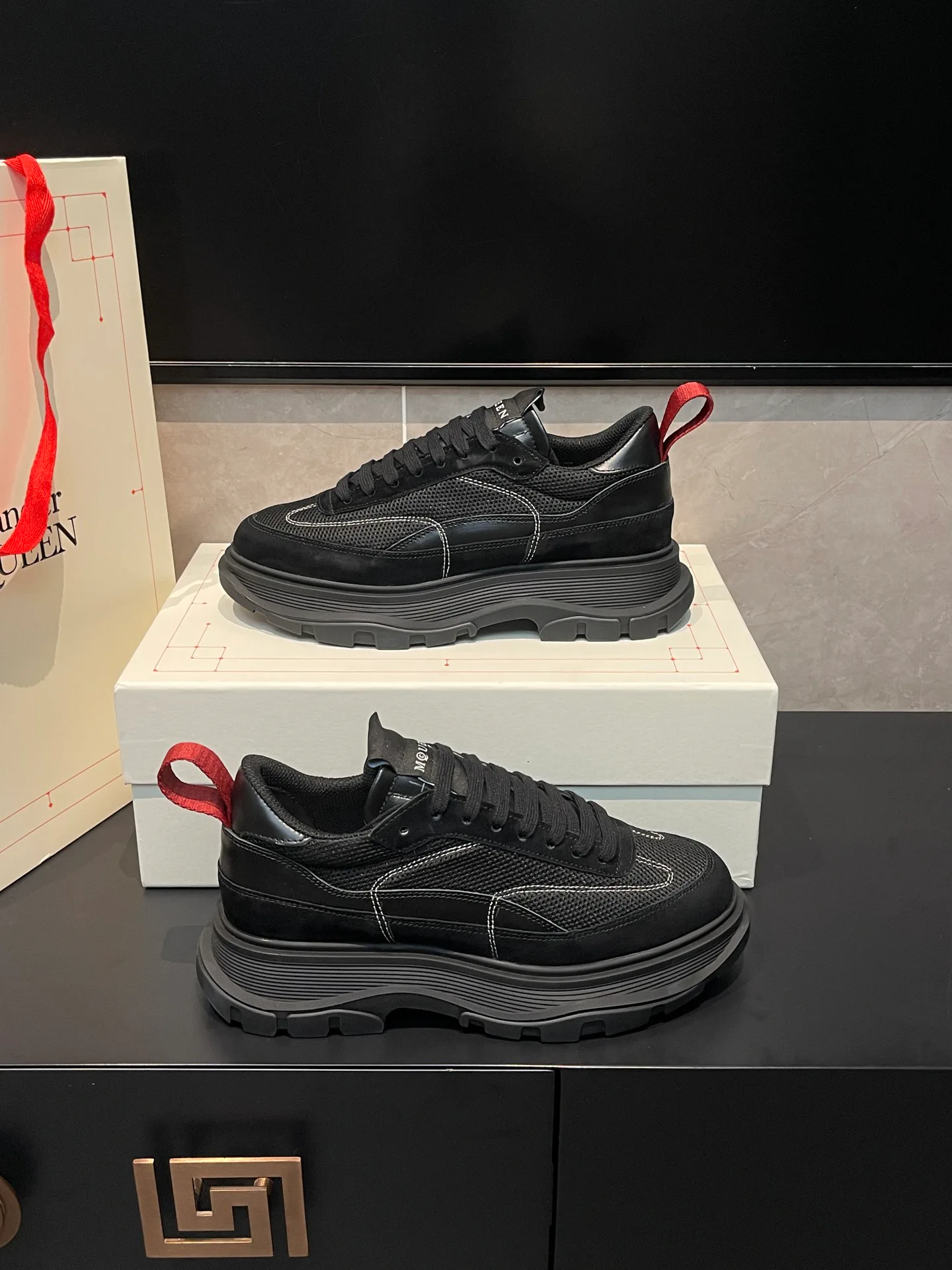 Кроссовки Женские Alexander Mcqueen 18363947