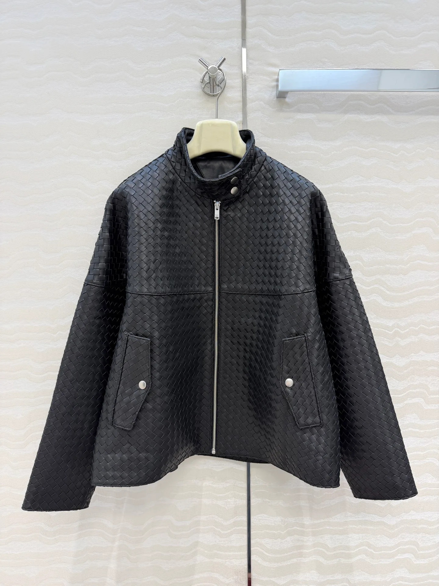 Кожаные Куртки И Дублёнки Женские Bottega Veneta 18922540
