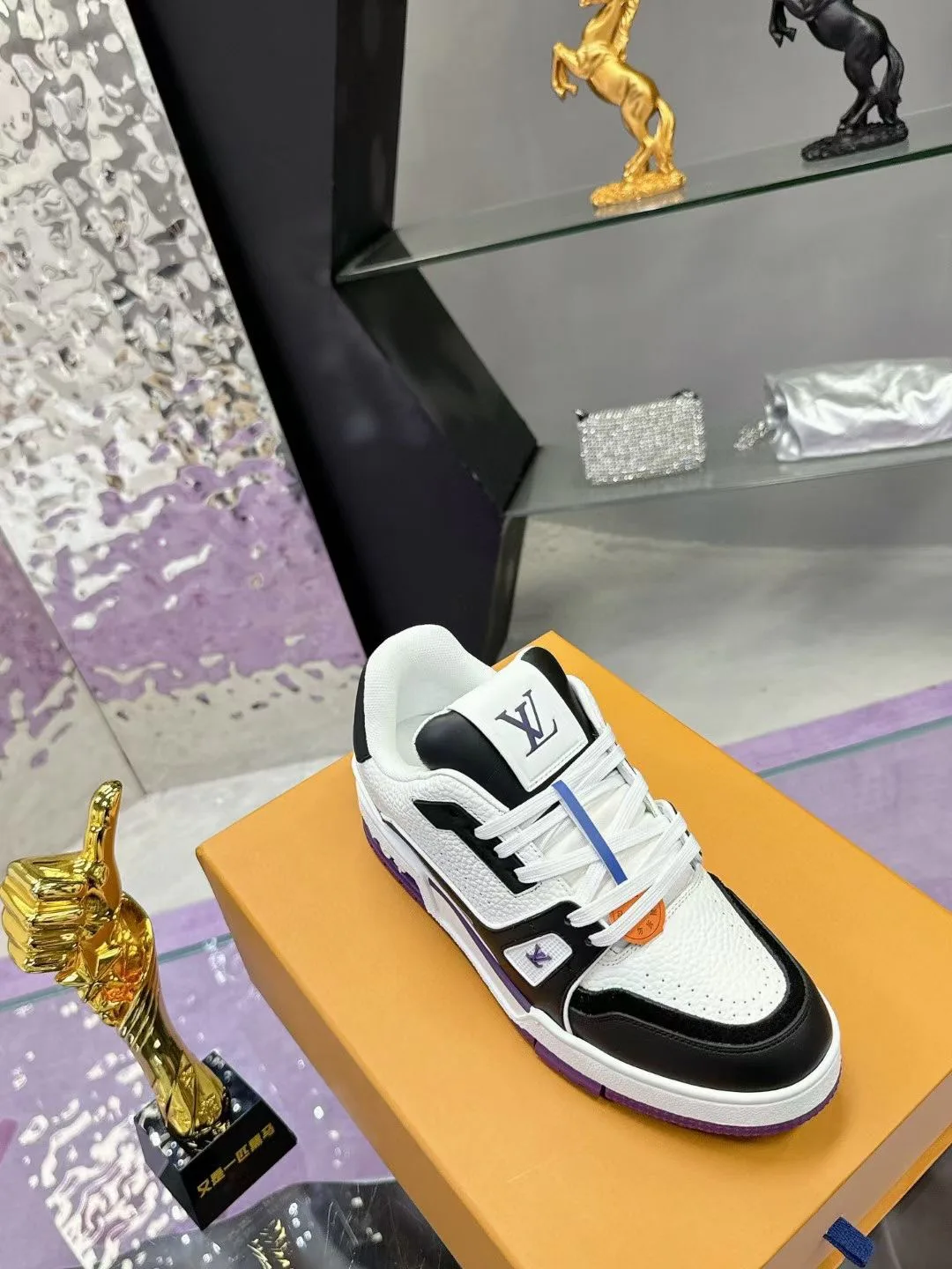 Кроссовки Женские Louis Vuitton 311315